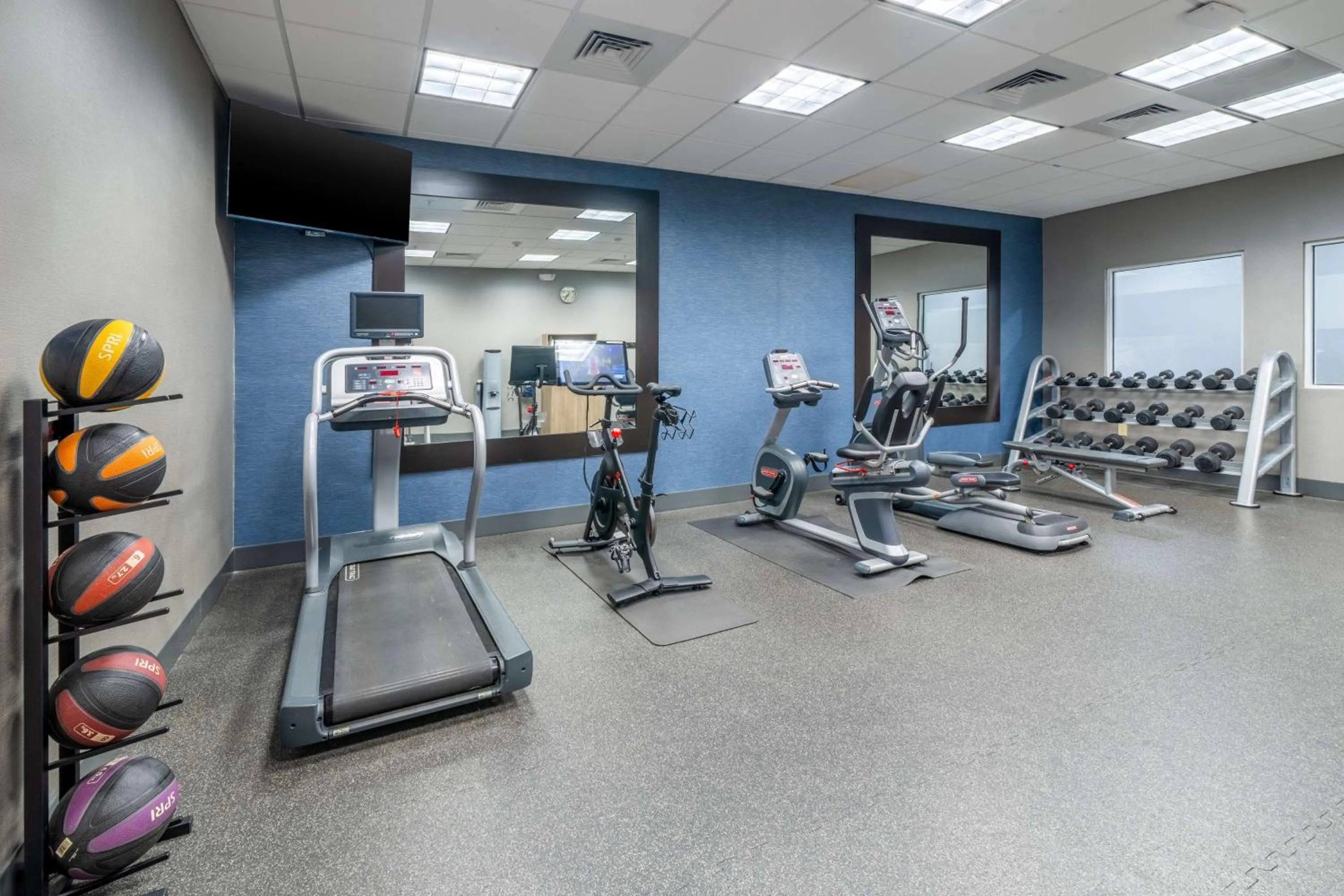 Fitness centre/facilities in Hampton Inn Dahlgren