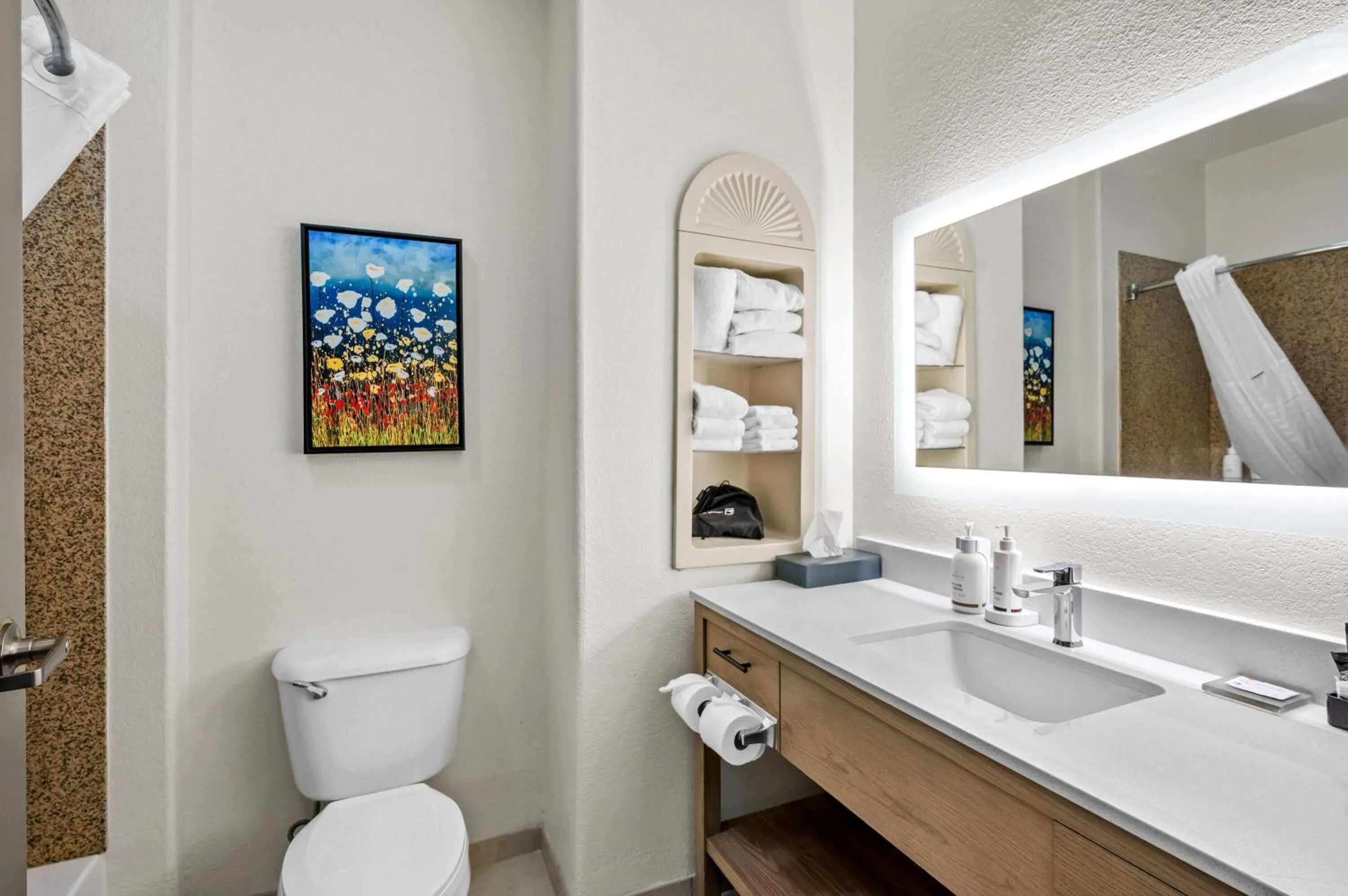 Bathroom in La Quinta by Wyndham Searcy