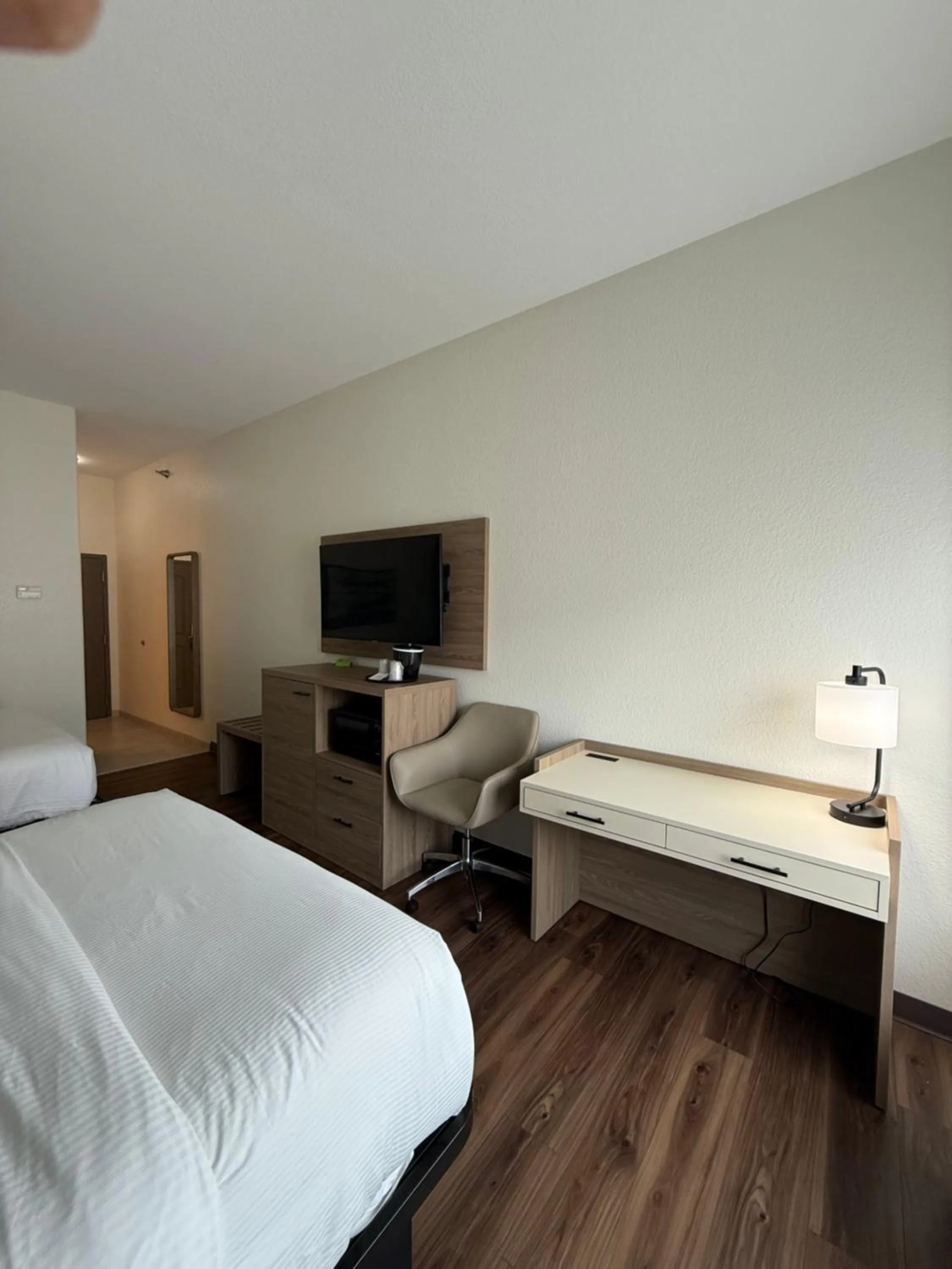 Bedroom, Bed in La Quinta by Wyndham Searcy