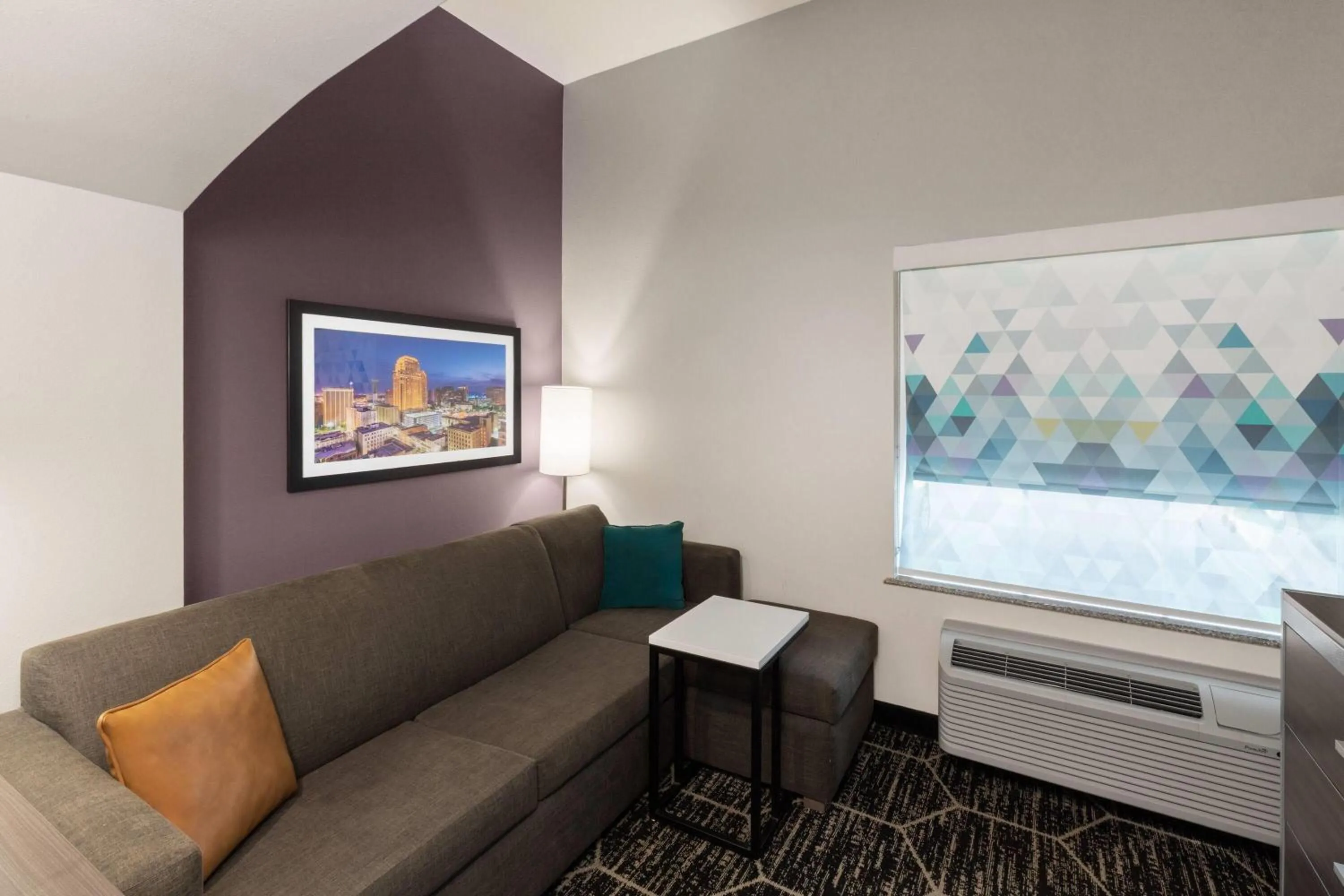 Photo of the whole room in La Quinta by Wyndham Boutte