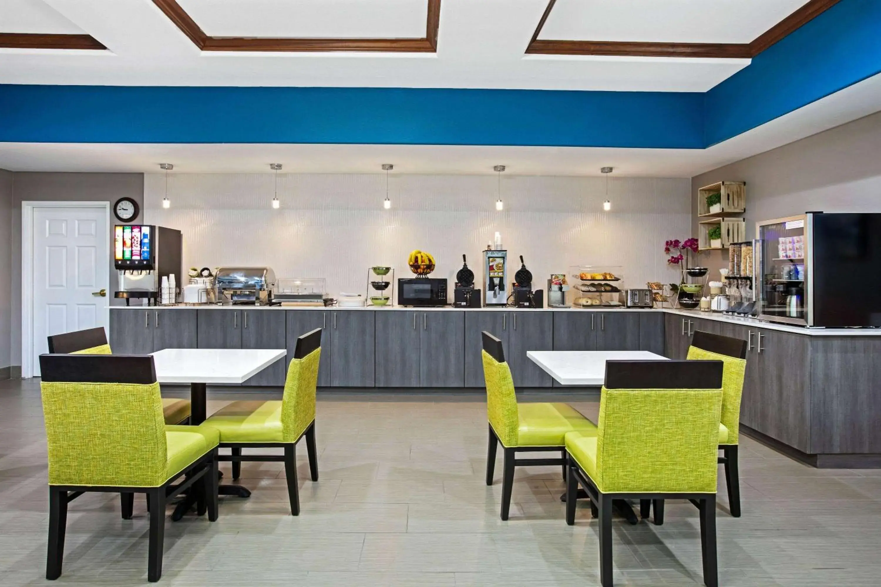 Breakfast in La Quinta by Wyndham Sulphur Springs Breakfast in La Quinta by Wyndham Sulphur Springs