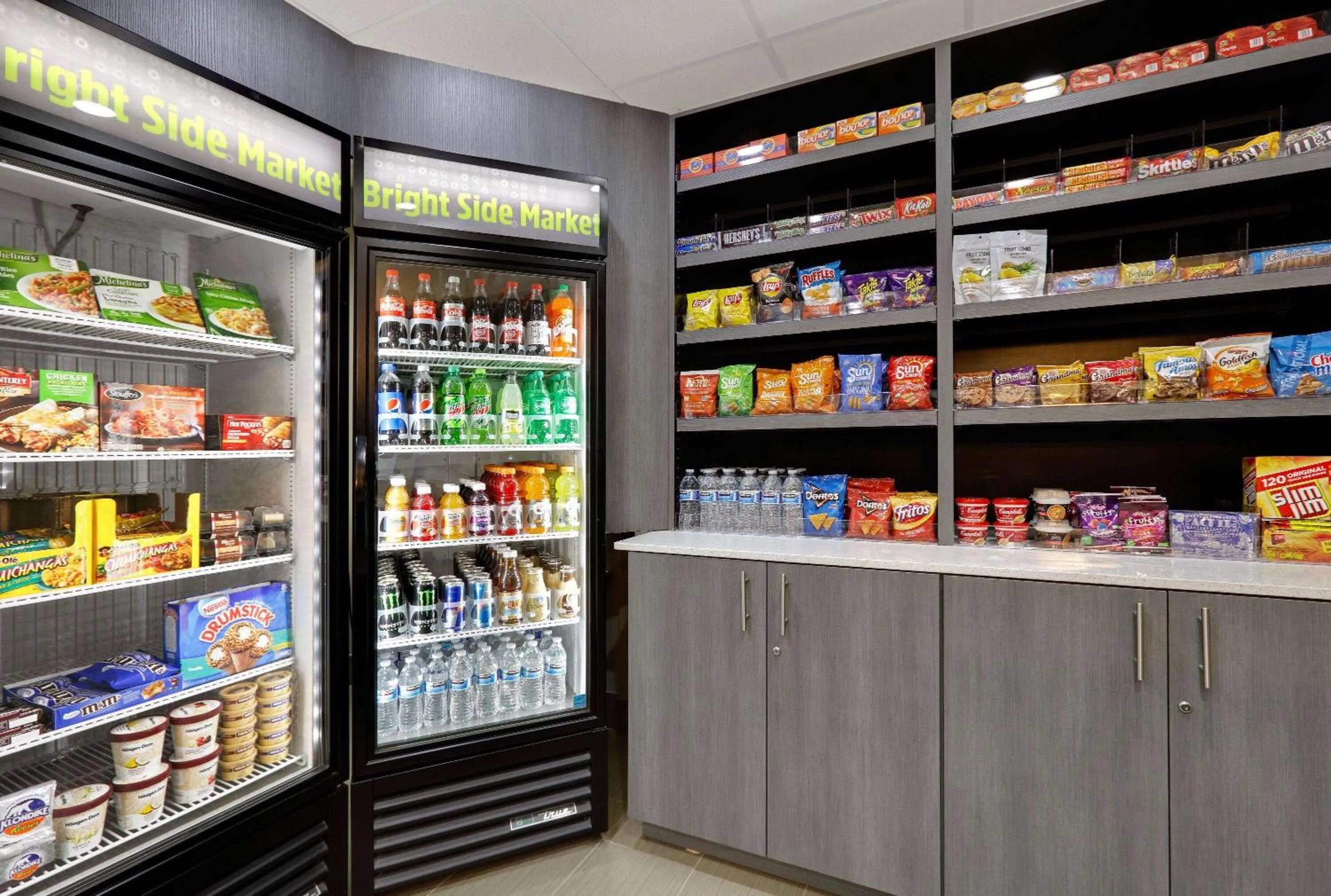 Food and drinks in La Quinta by Wyndham Sulphur Springs