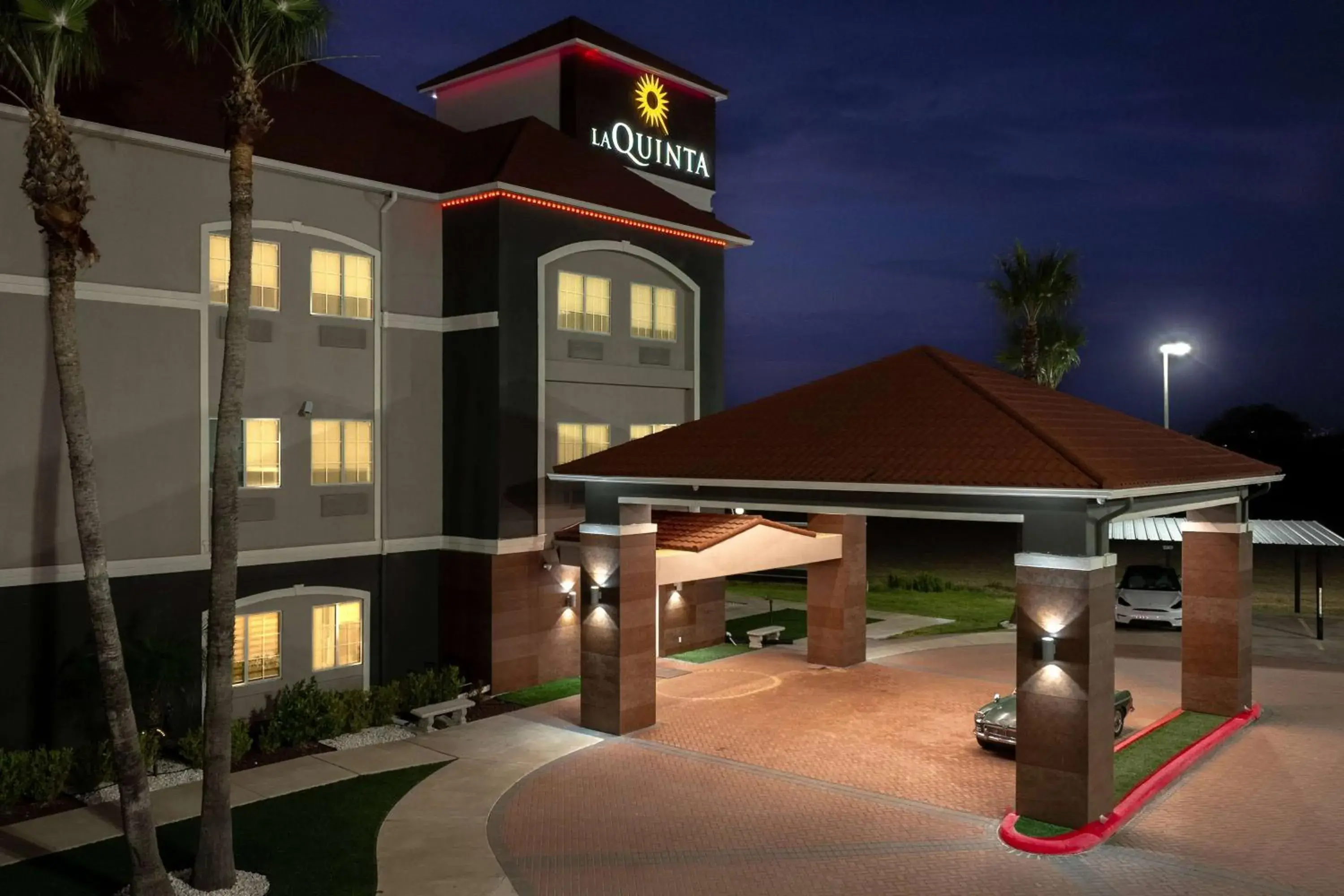 Property building in La Quinta Inn Suites by Wyndham Raymondville Harlingen Property building in La Quinta Inn Suites by Wyndham Raymondville Harlingen