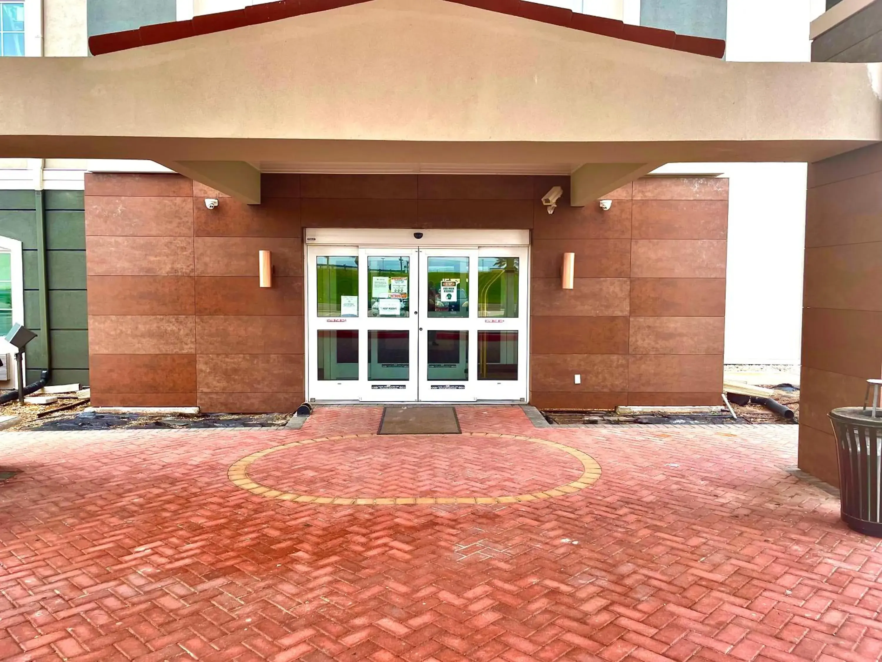 Property building in La Quinta Inn Suites by Wyndham Raymondville Harlingen Property building in La Quinta Inn Suites by Wyndham Raymondville Harlingen