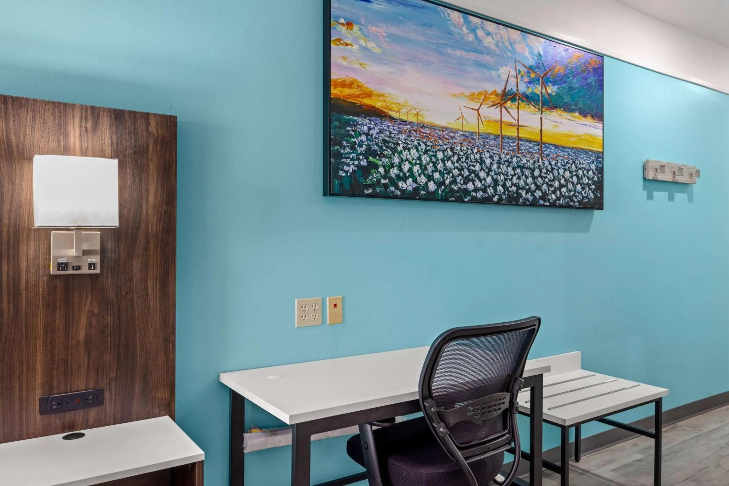 Photo of the whole room in La Quinta Inn Suites by Wyndham Raymondville Harlingen