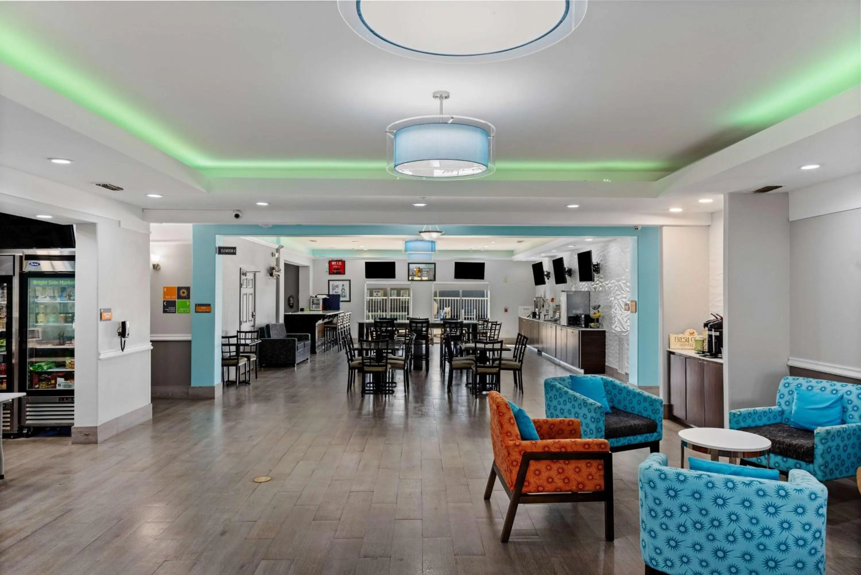 Lobby or reception in La Quinta Inn Suites by Wyndham Raymondville Harlingen