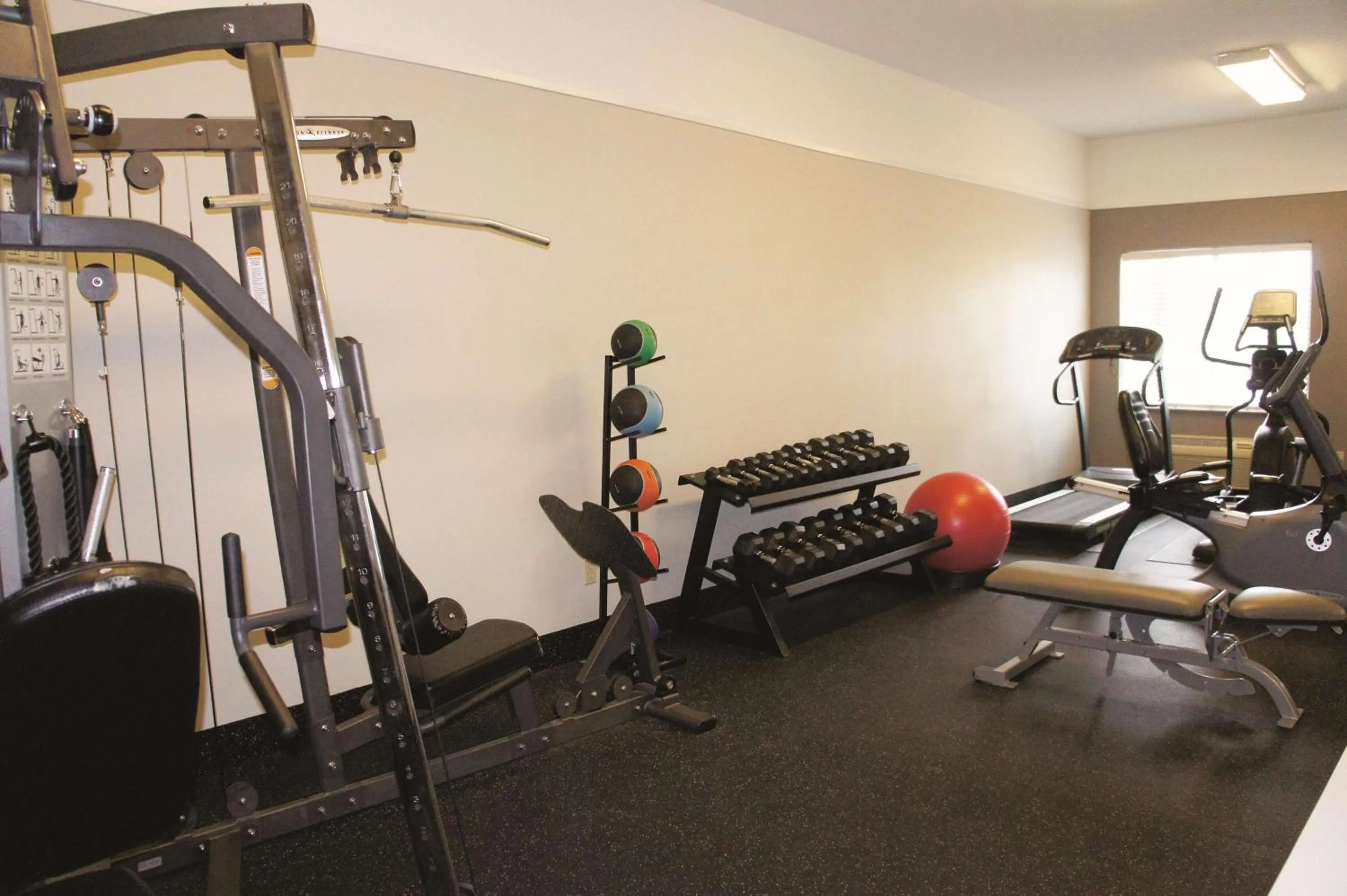 Fitness centre/facilities in La Quinta Inn Suites by Wyndham Raymondville Harlingen