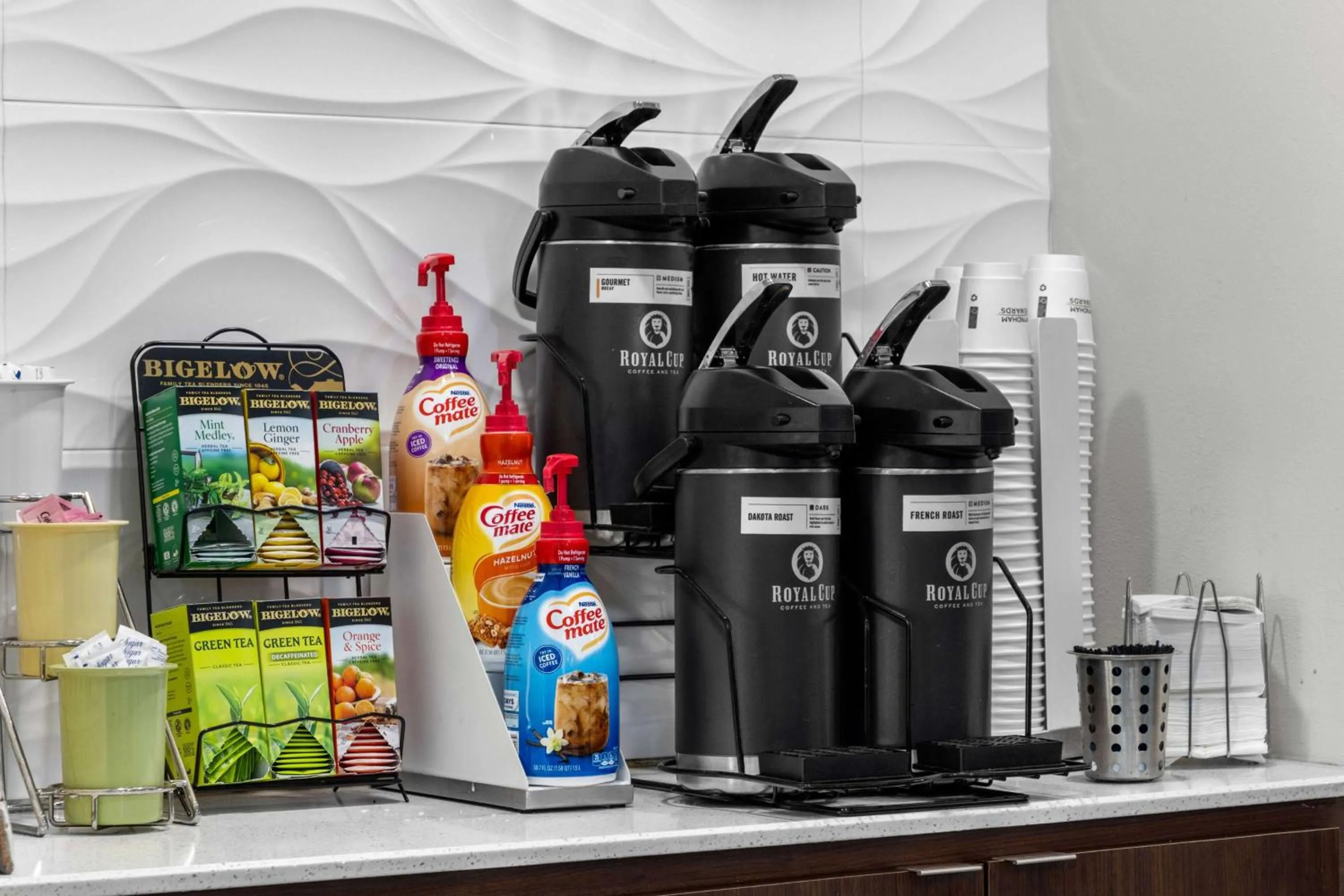 Lobby or reception in La Quinta Inn Suites by Wyndham Raymondville Harlingen