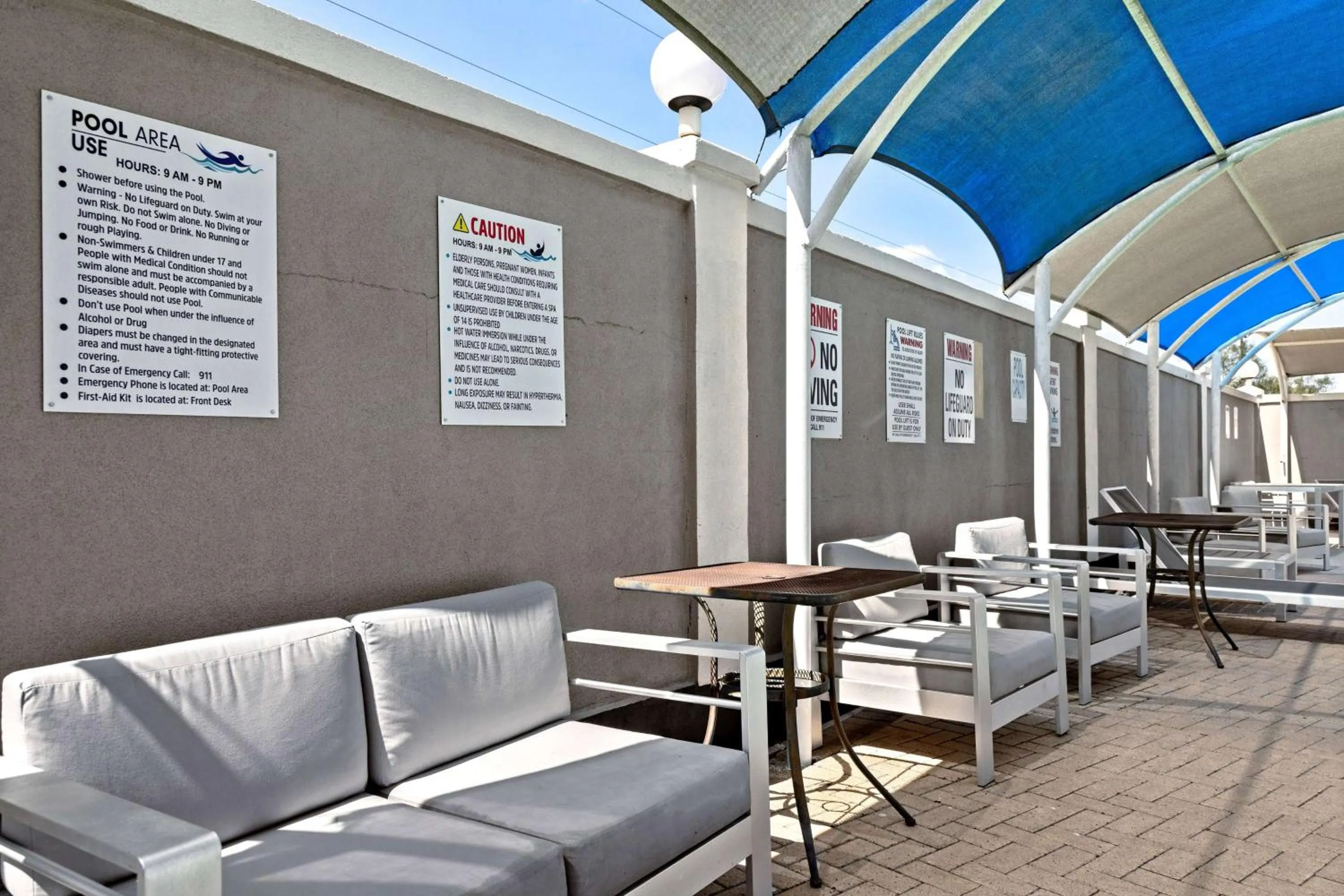 Pool view in La Quinta Inn Suites by Wyndham Raymondville Harlingen