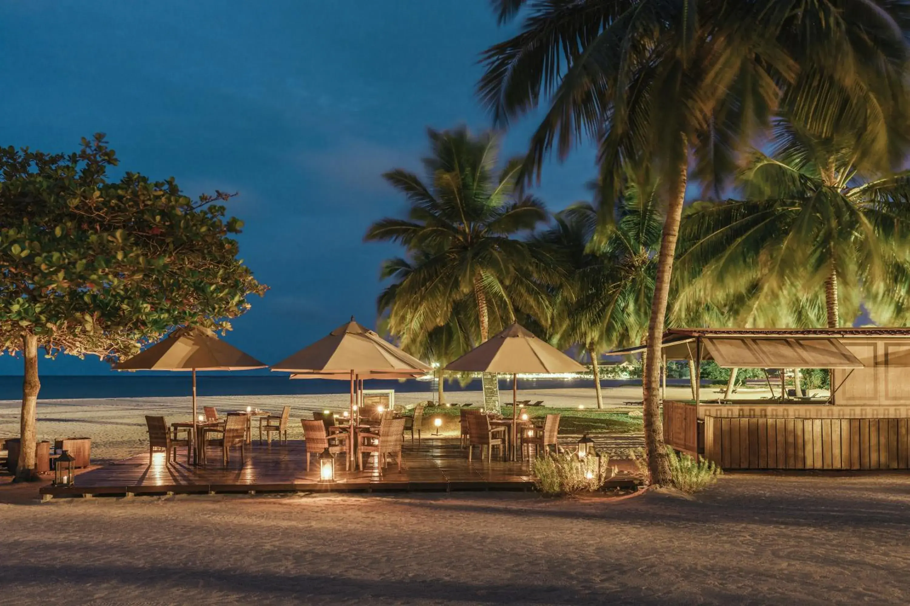 Lounge or bar in Uga Bay - Pasikuda Lounge or bar in Uga Bay - Pasikuda