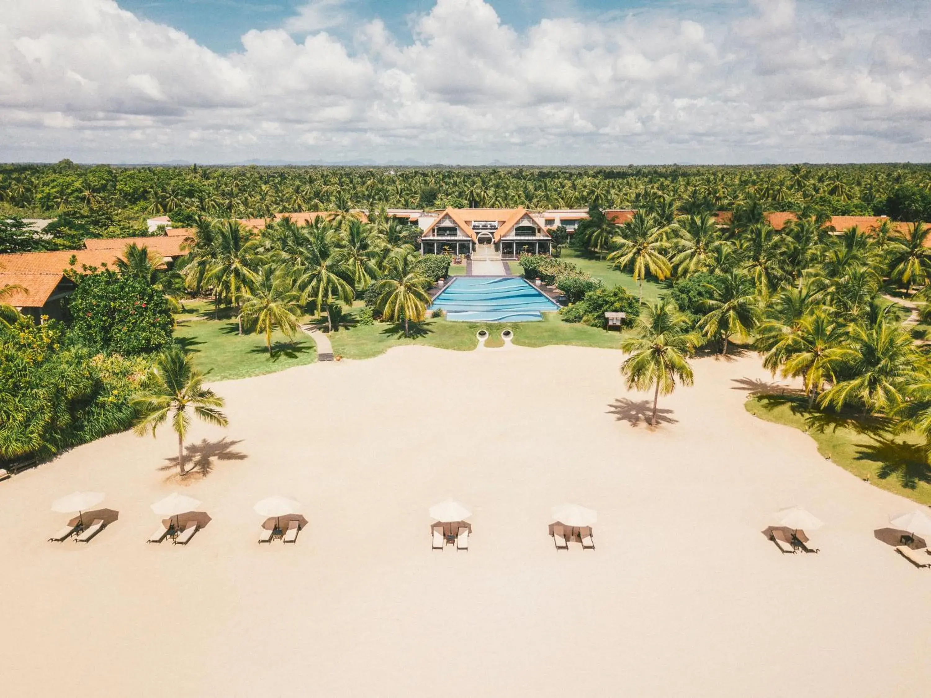 Property building in Uga Bay - Pasikuda Property building in Uga Bay - Pasikuda