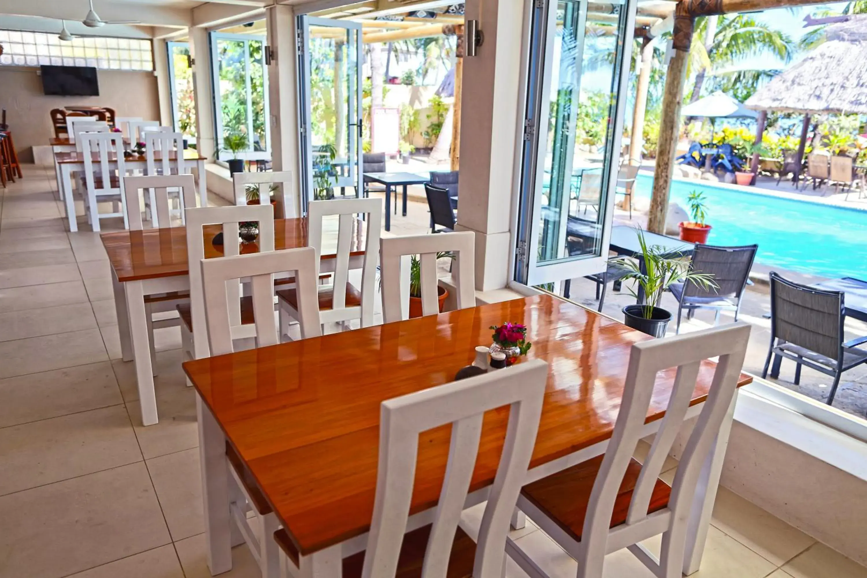 Restaurant/places to eat in Aquarius On The Beach Restaurant/places to eat in Aquarius On The Beach