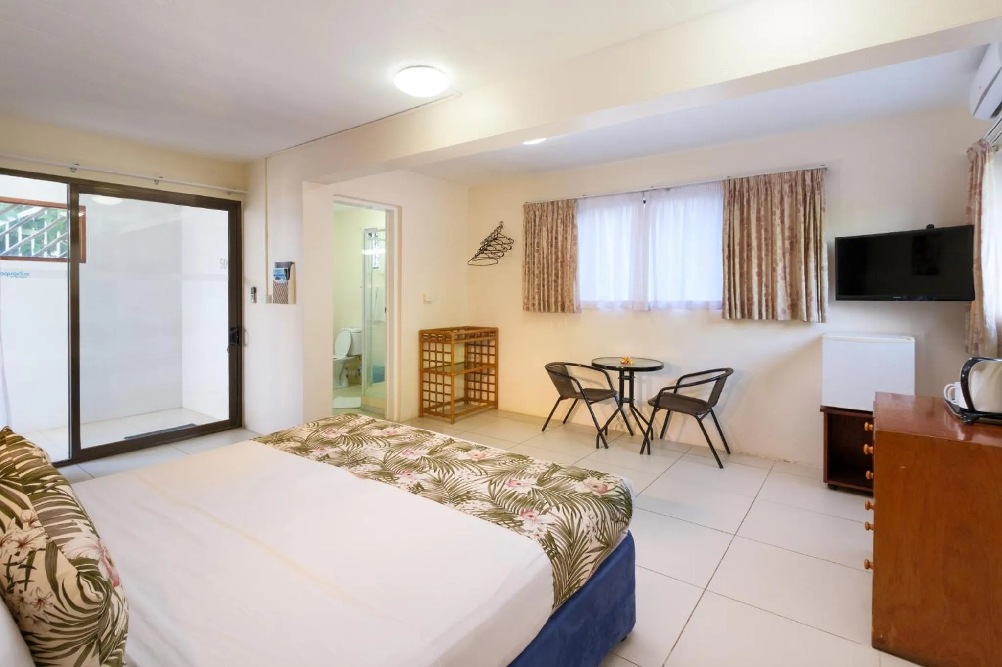 Bedroom, Bed in Aquarius On The Beach