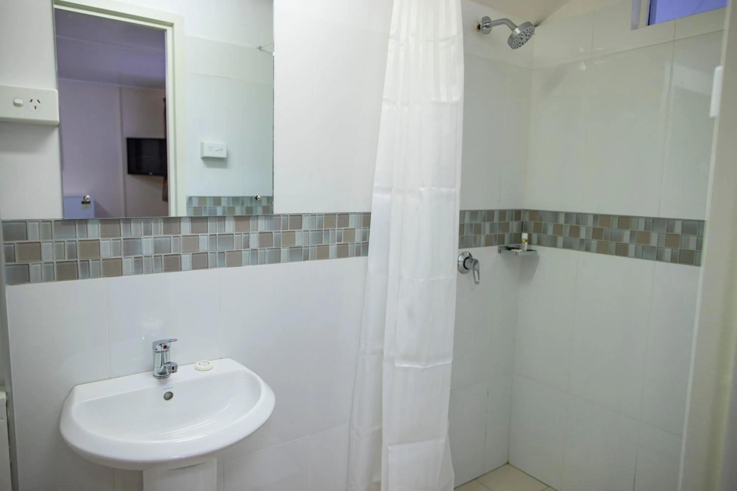 Shower in Aquarius On The Beach