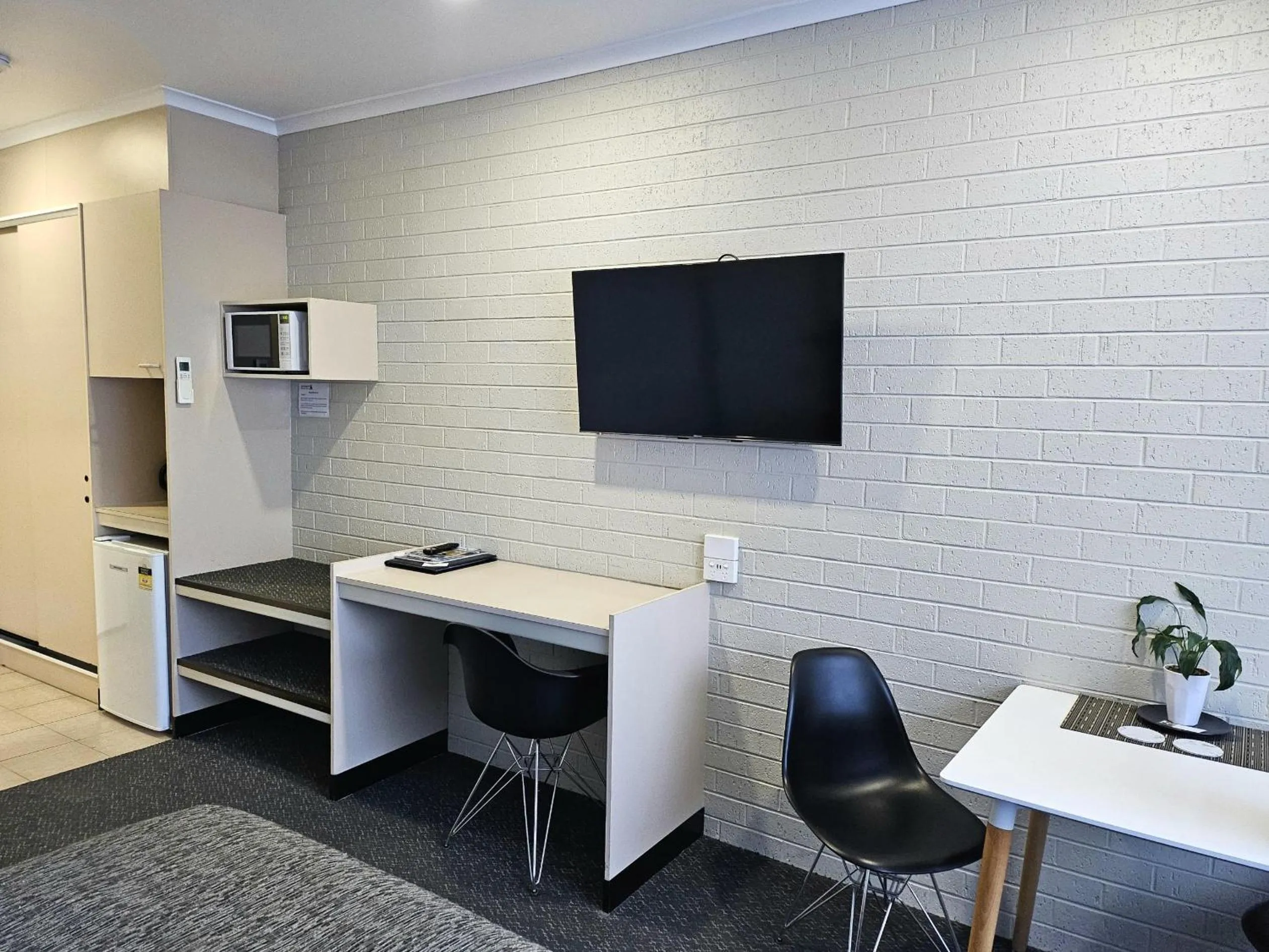 Dining area in Central Deborah Motel