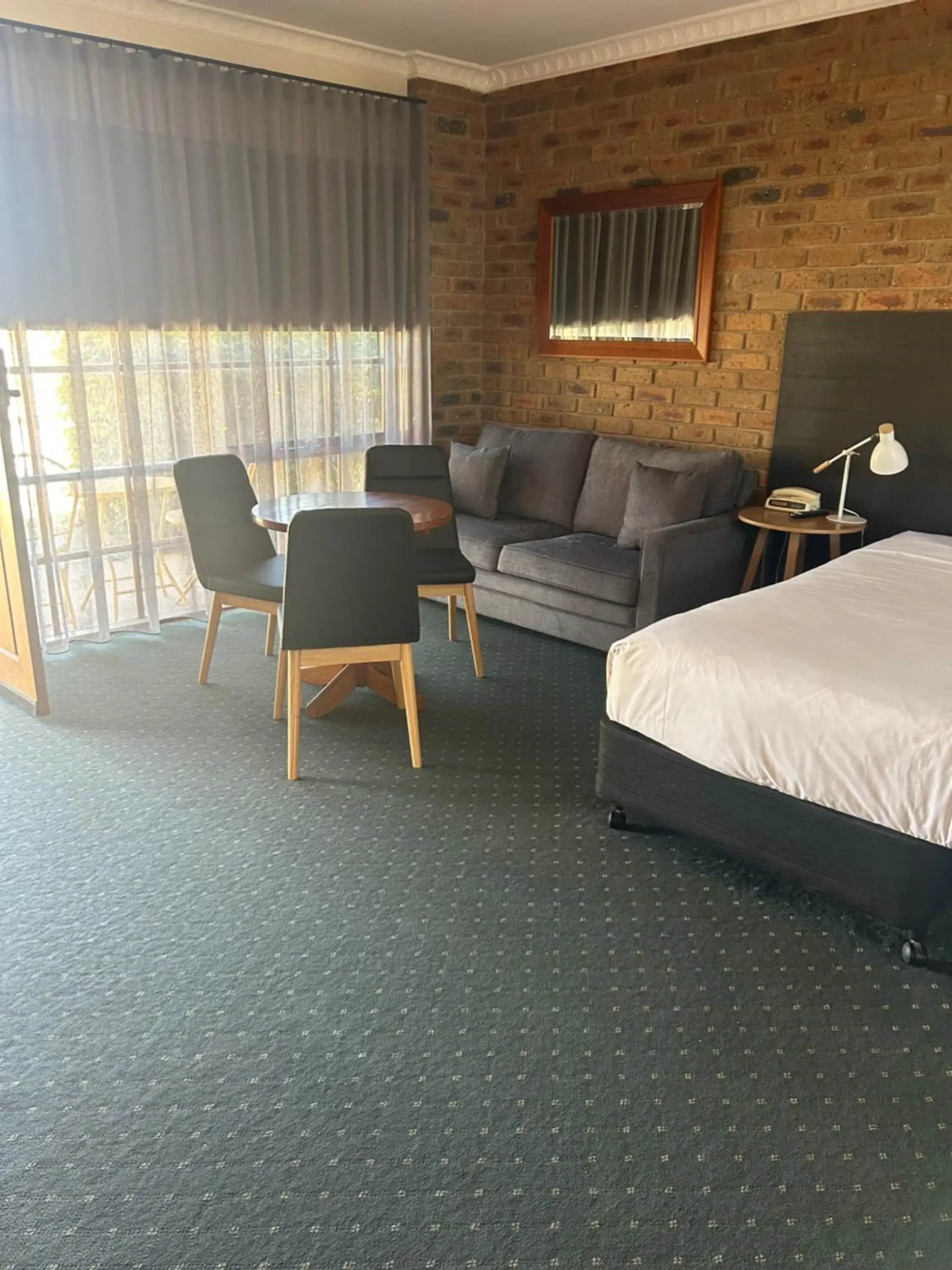 Bed in Travellers Rest Motor Inn Swan Hill Bed in Travellers Rest Motor Inn Swan Hill
