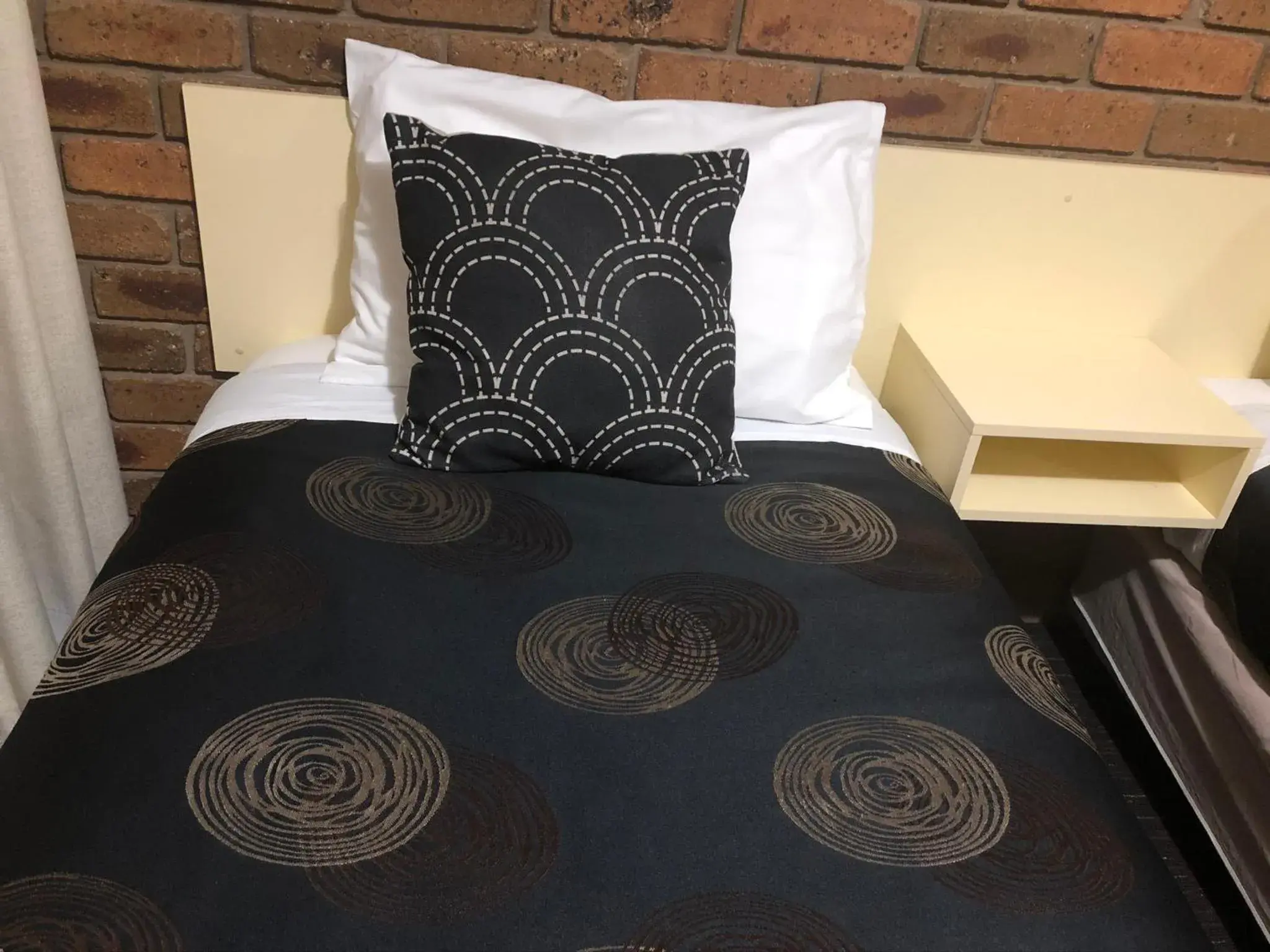 Bed in Travellers Rest Motor Inn Swan Hill Bed in Travellers Rest Motor Inn Swan Hill