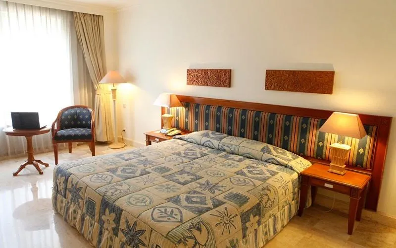 Bed in Resor Tuban Tropis