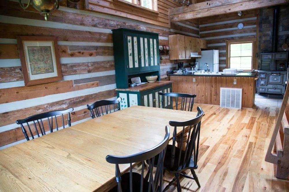 Dining area in River Bluff Farm Bed and Breakfast