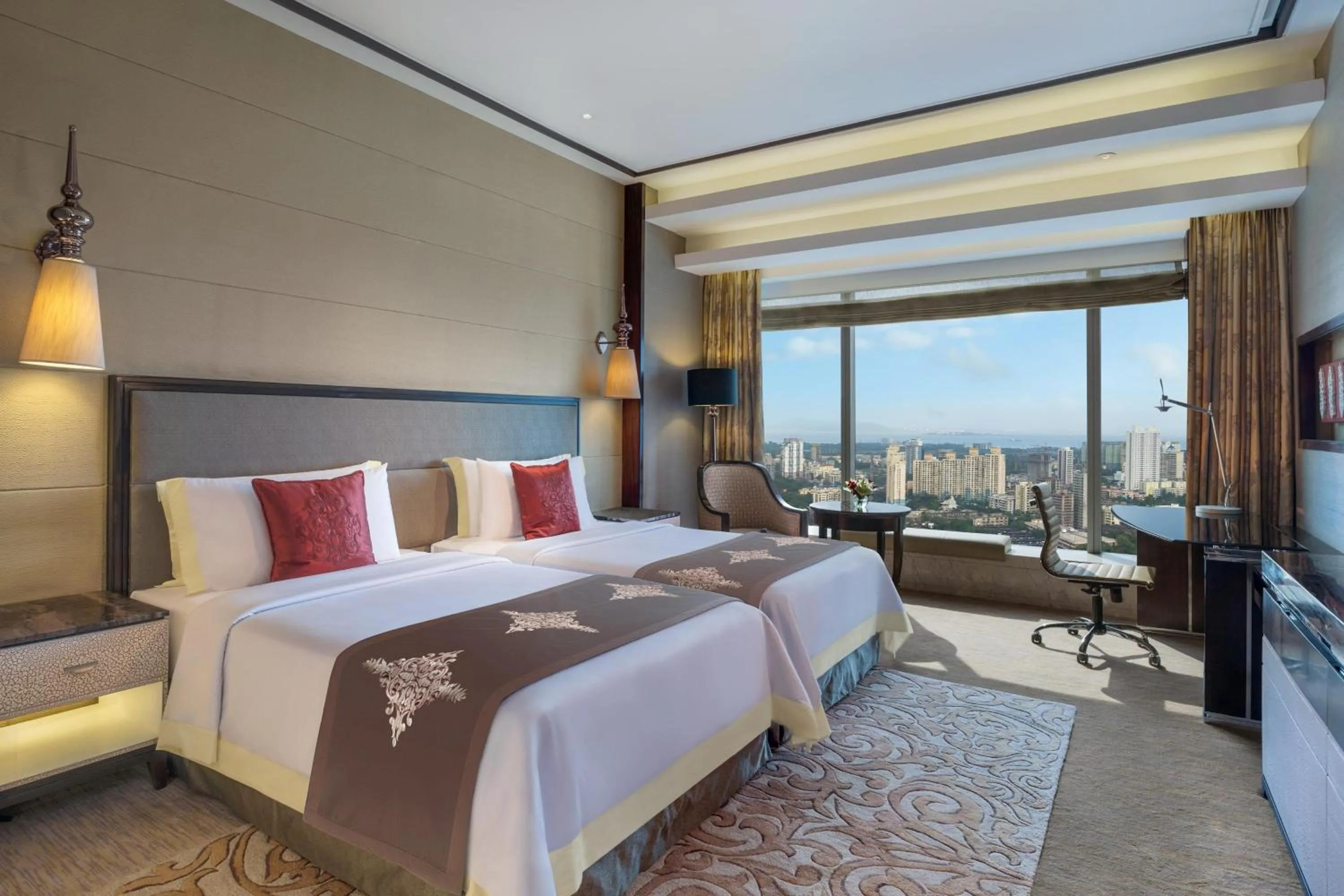Photo of the whole room, Bed in The St. Regis Mumbai