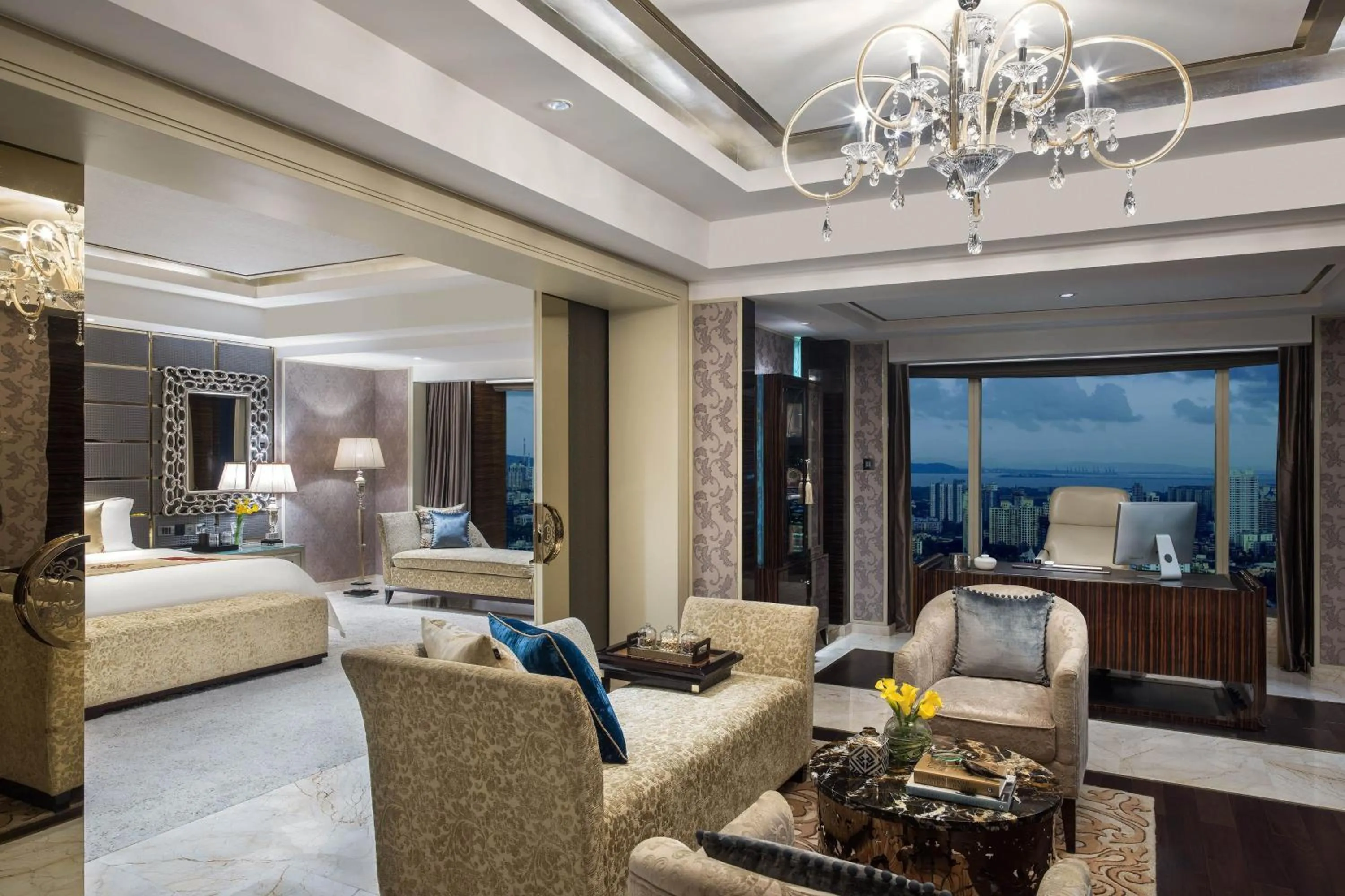 Photo of the whole room, Bed in The St. Regis Mumbai