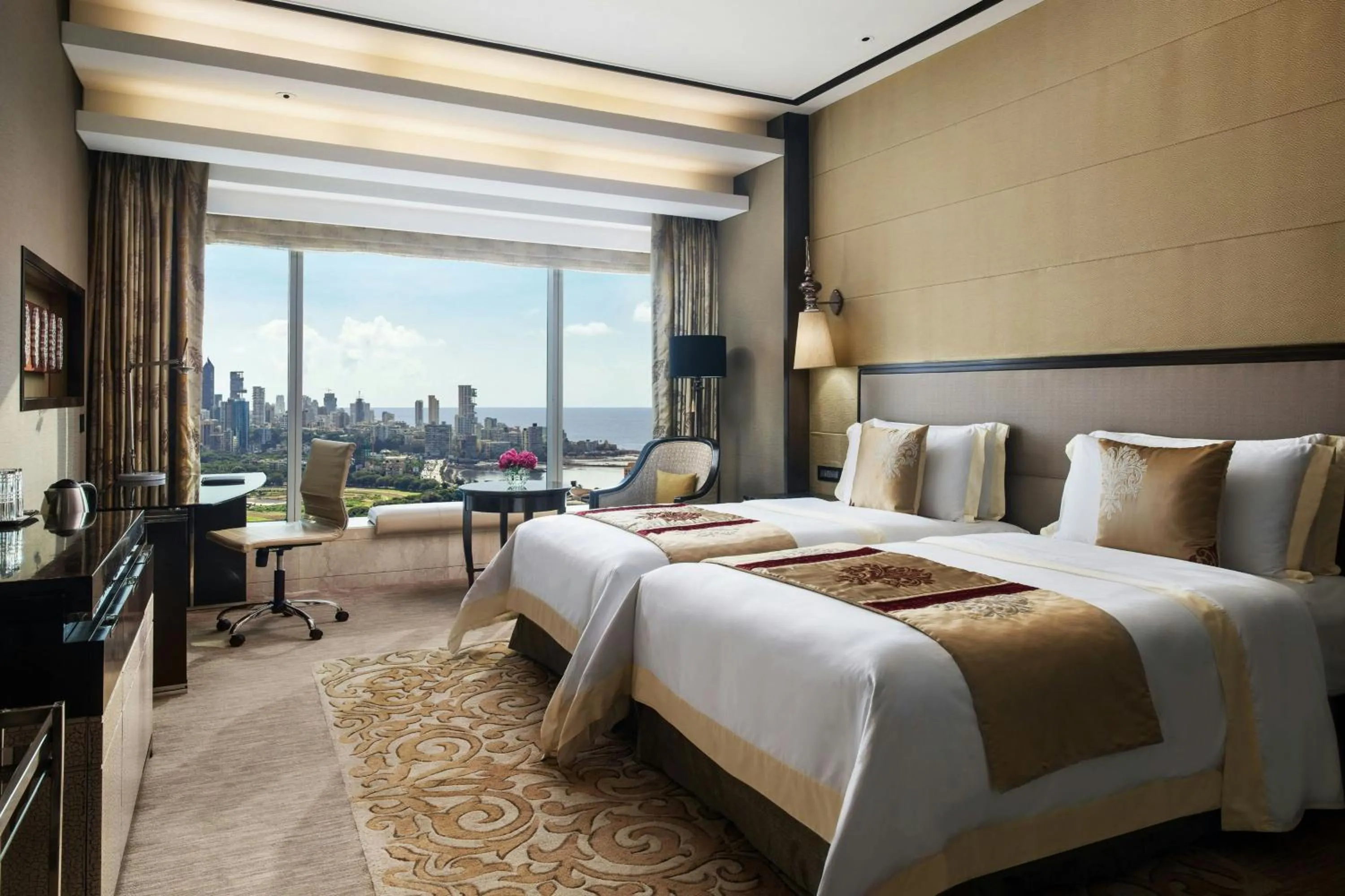 Photo of the whole room, Bed in The St. Regis Mumbai