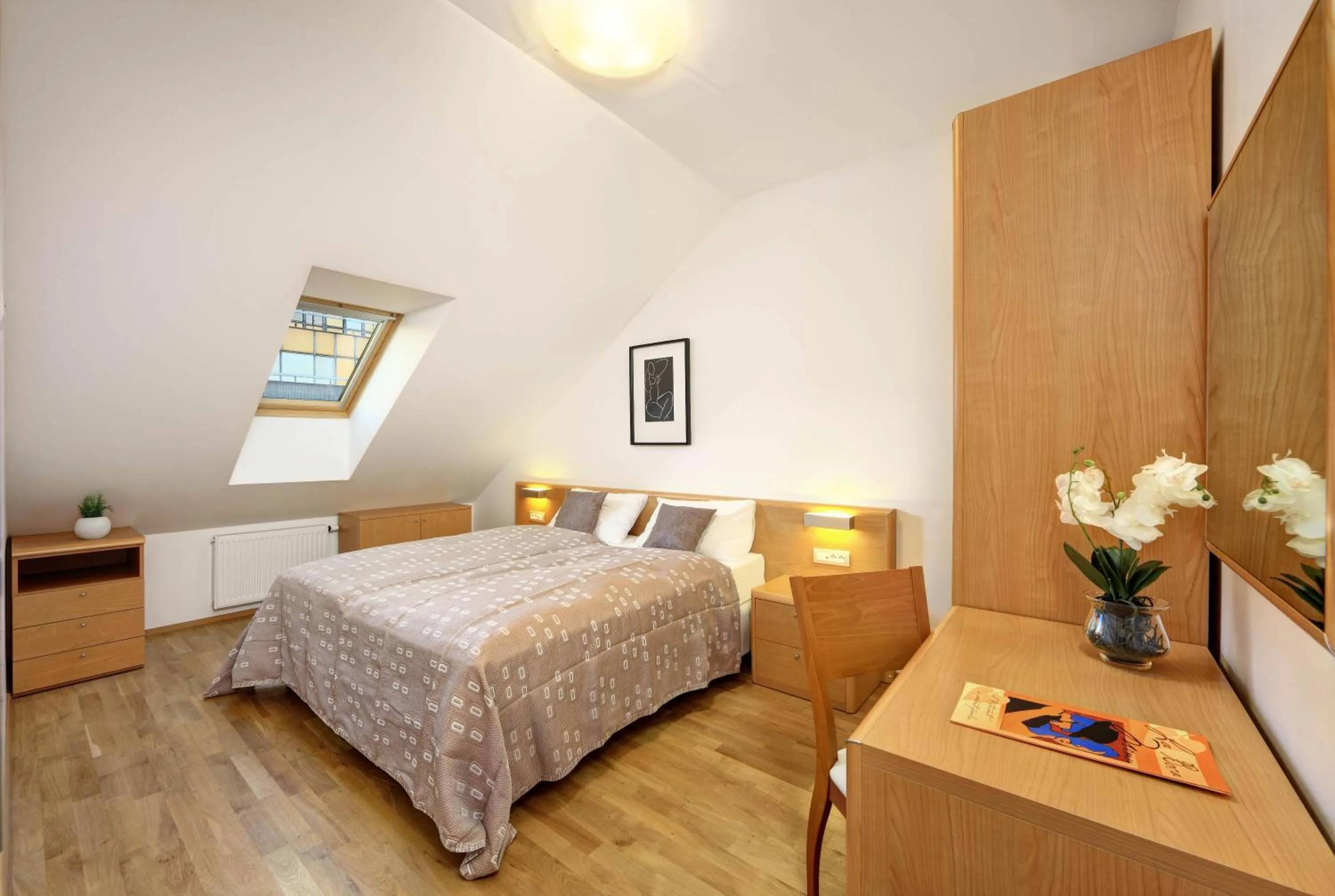 Photo of the whole room, Bed in Salvator Superior Apartments