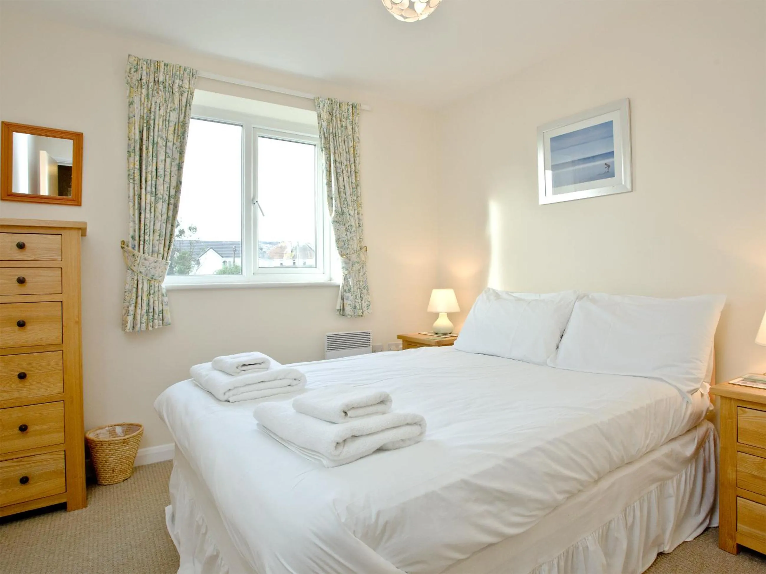 Bedroom, Bed in 15 Belvedere Court