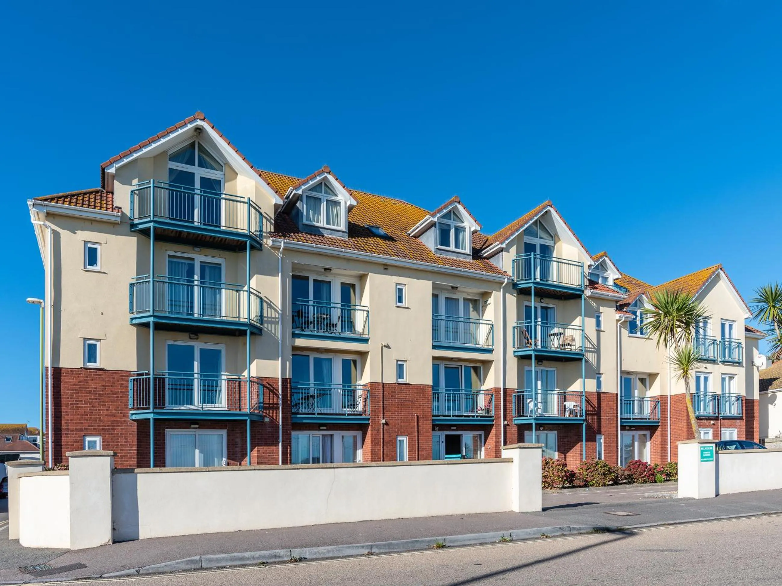 Property building in 16 Belvedere Court