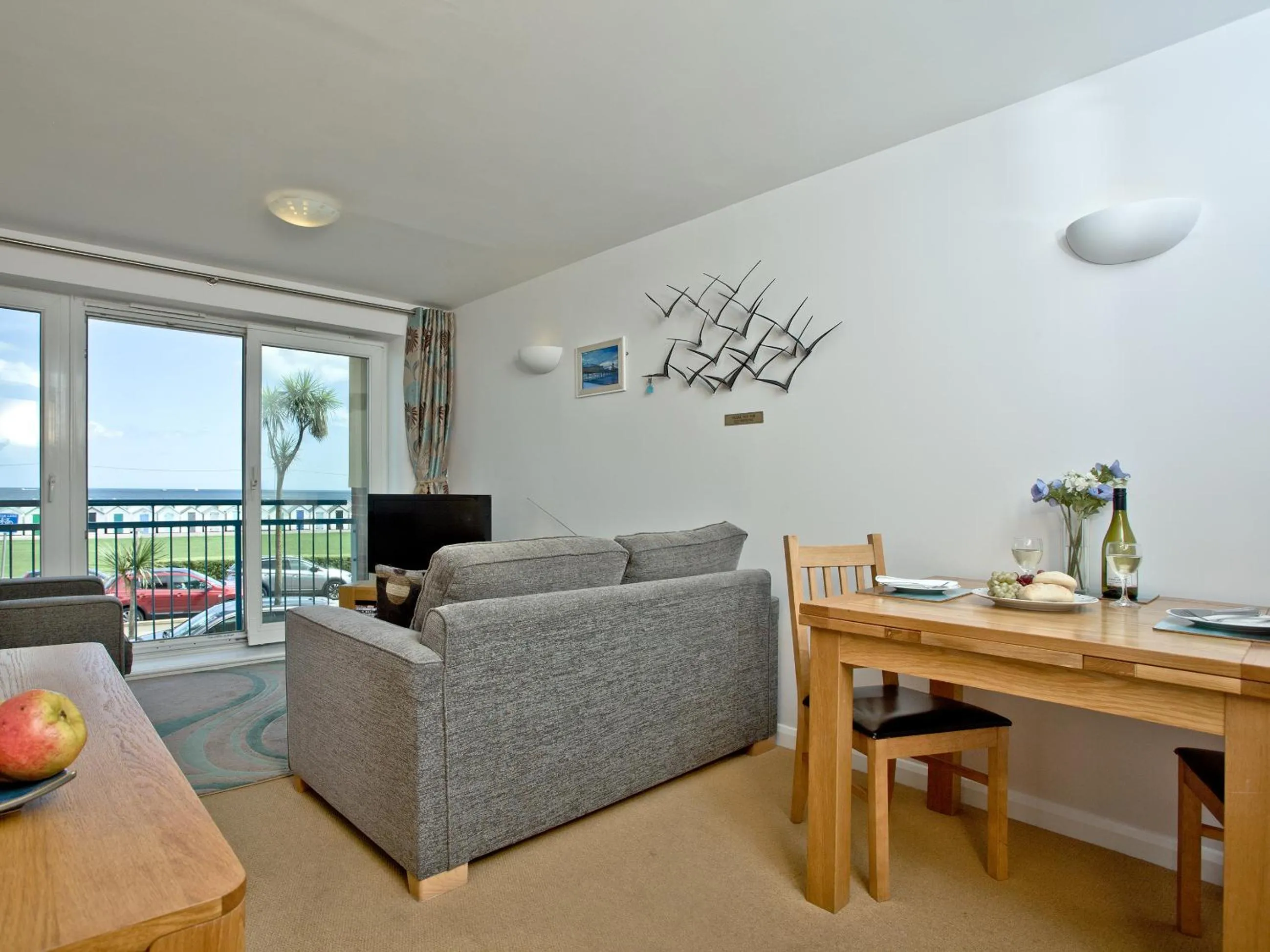 Dining area in 16 Belvedere Court