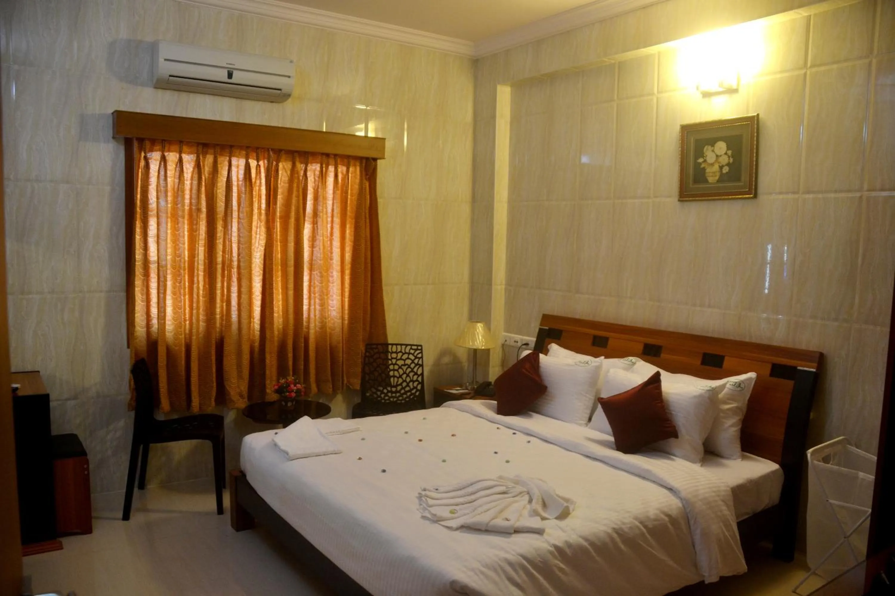 Day, Bed in Peace Inn Chennai