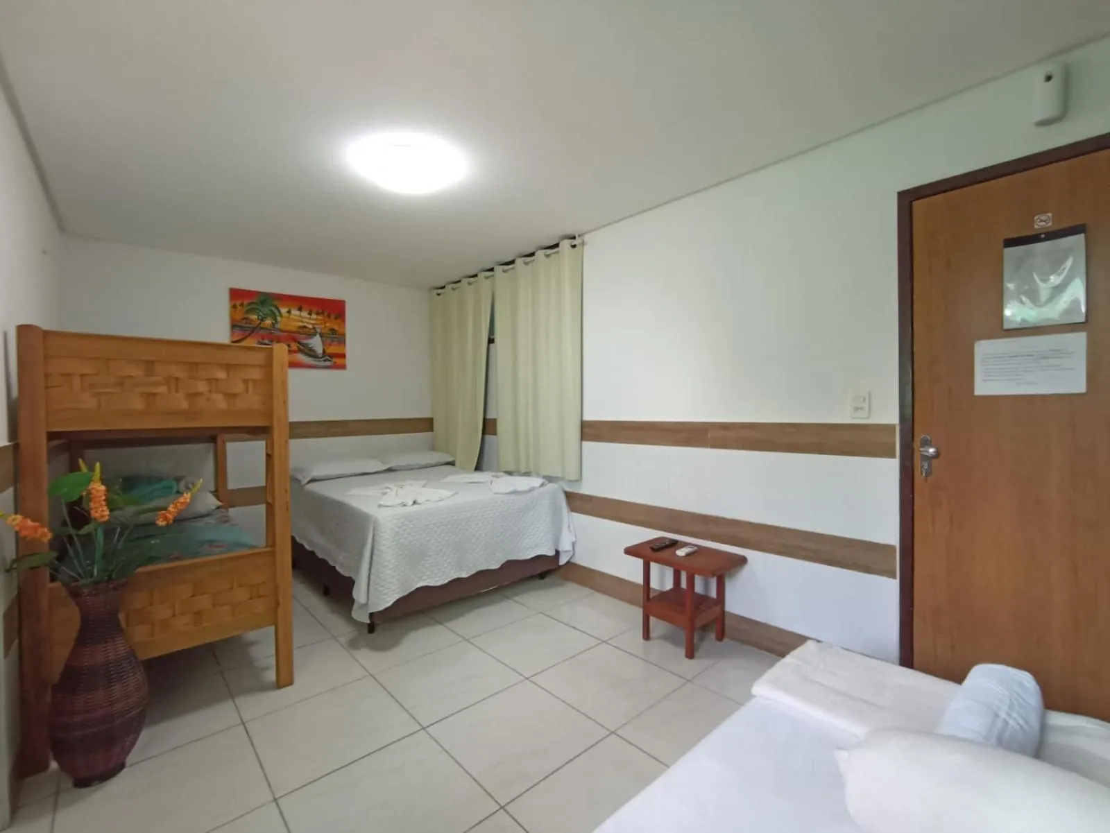 Photo of the whole room, Bed in Suites Porto Frevo