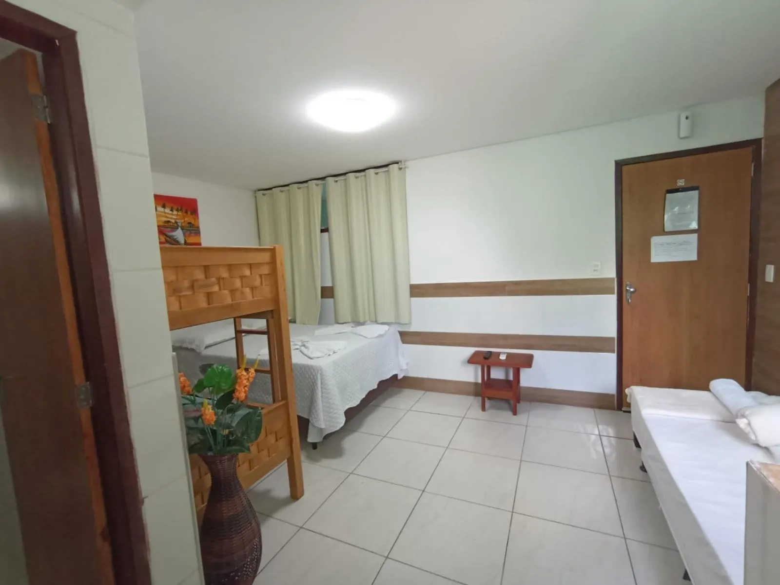 Photo of the whole room, Bed in Suites Porto Frevo