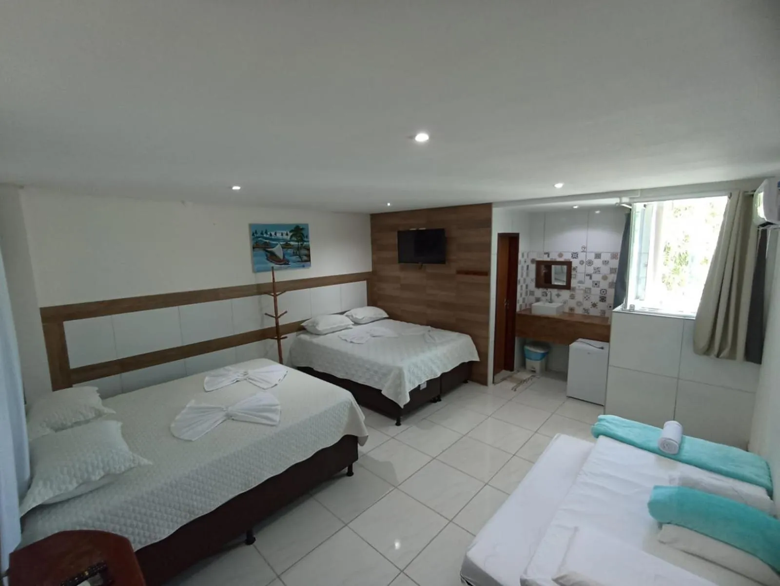 Photo of the whole room, Bed in Suites Porto Frevo