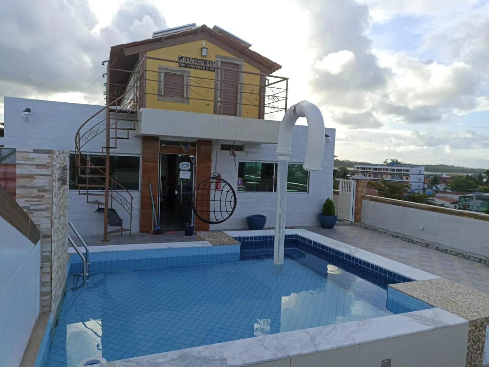 Swimming pool in Suites Porto Frevo