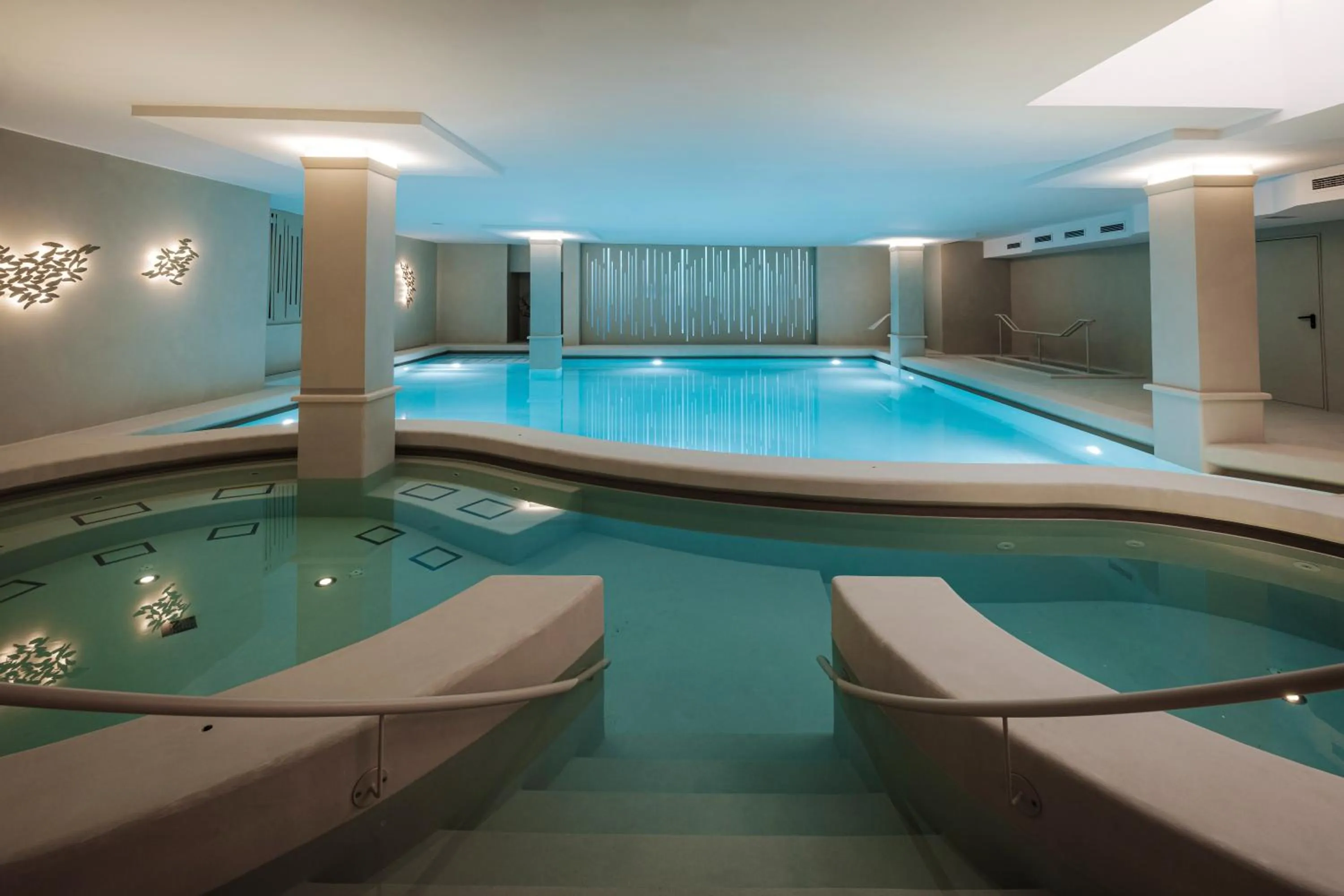 Swimming pool in Hotel Slatina Superior