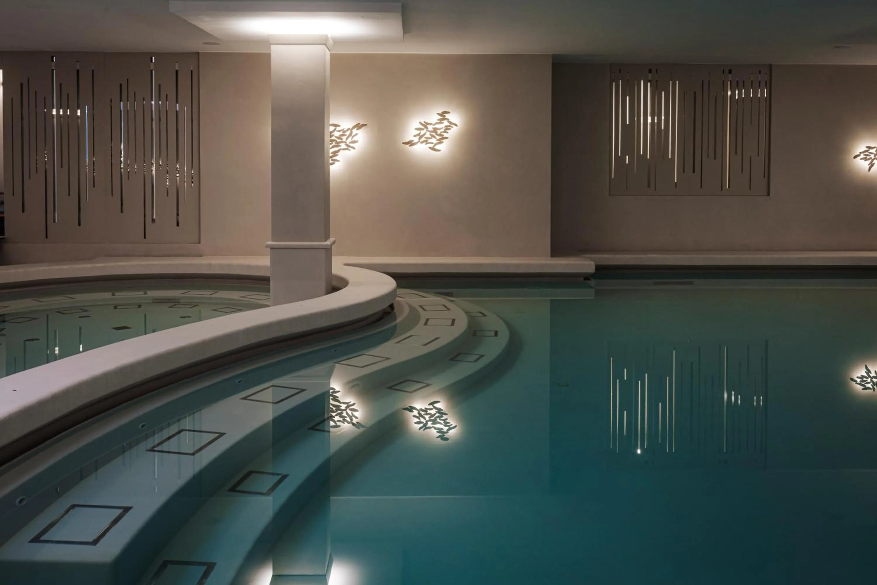 Swimming pool in Hotel Slatina Superior