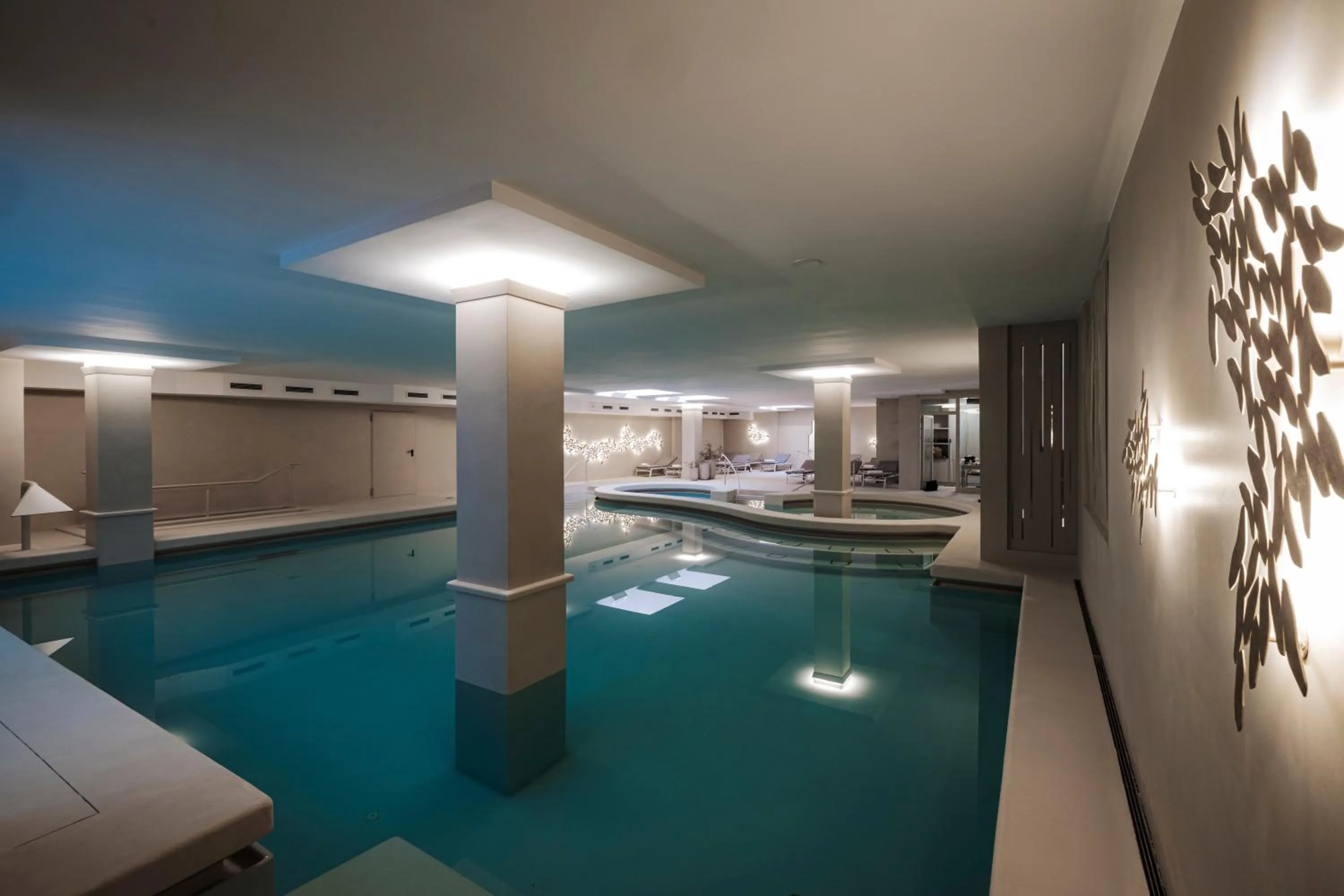 Swimming pool in Hotel Slatina Superior