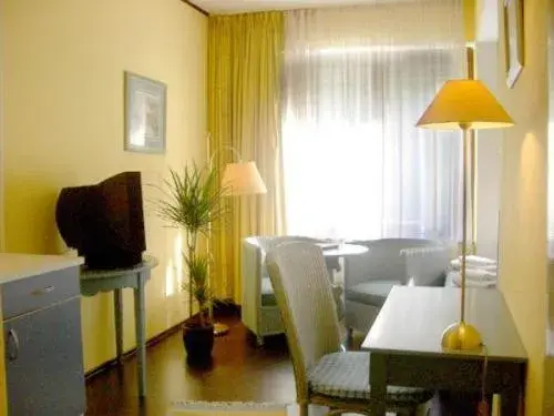Twin Room Business - single occupancy in Hotel Neustadt Twin Room Business - single occupancy in Hotel Neustadt