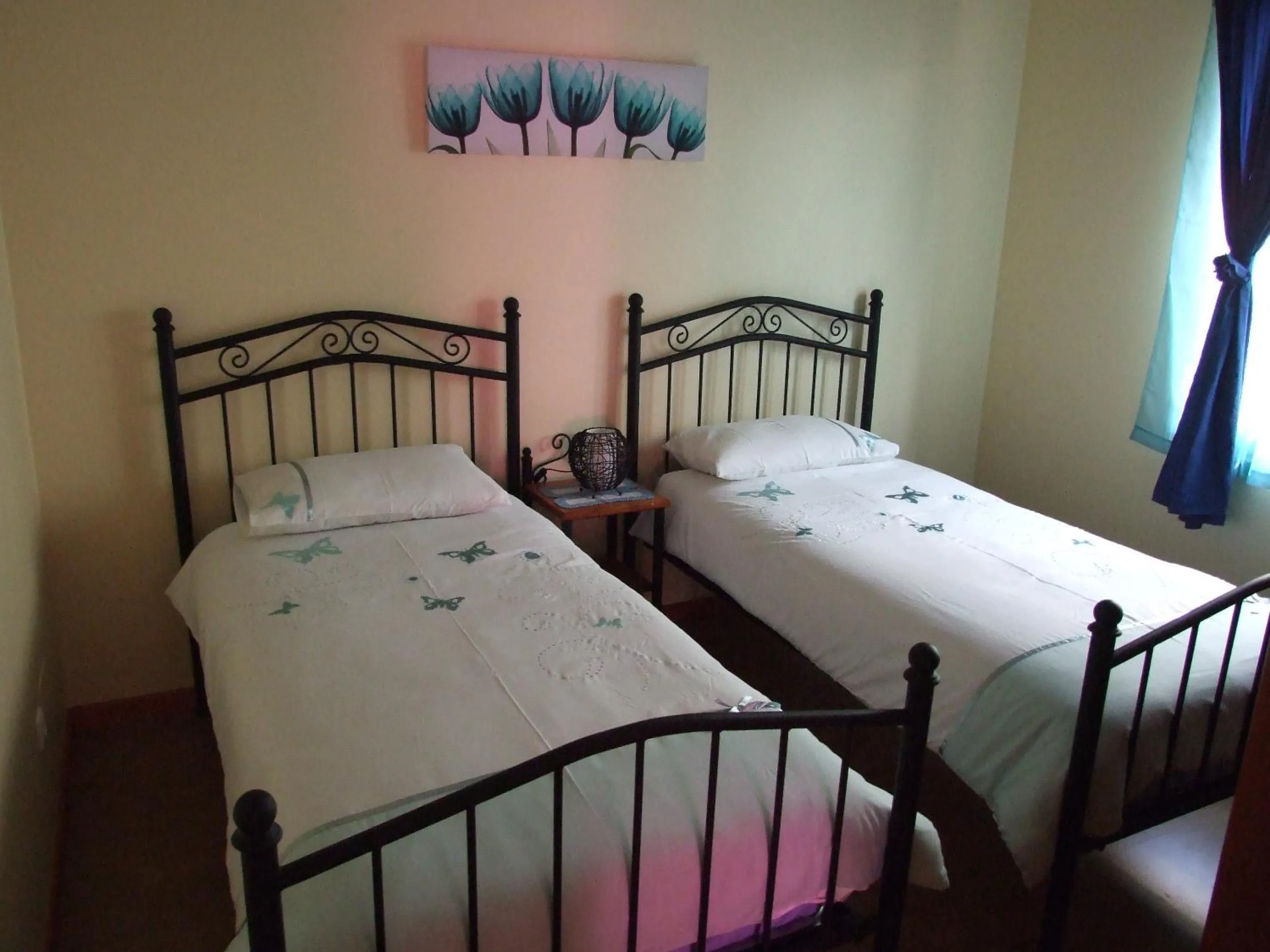 Bedroom, Bed in Paraiso das Flores