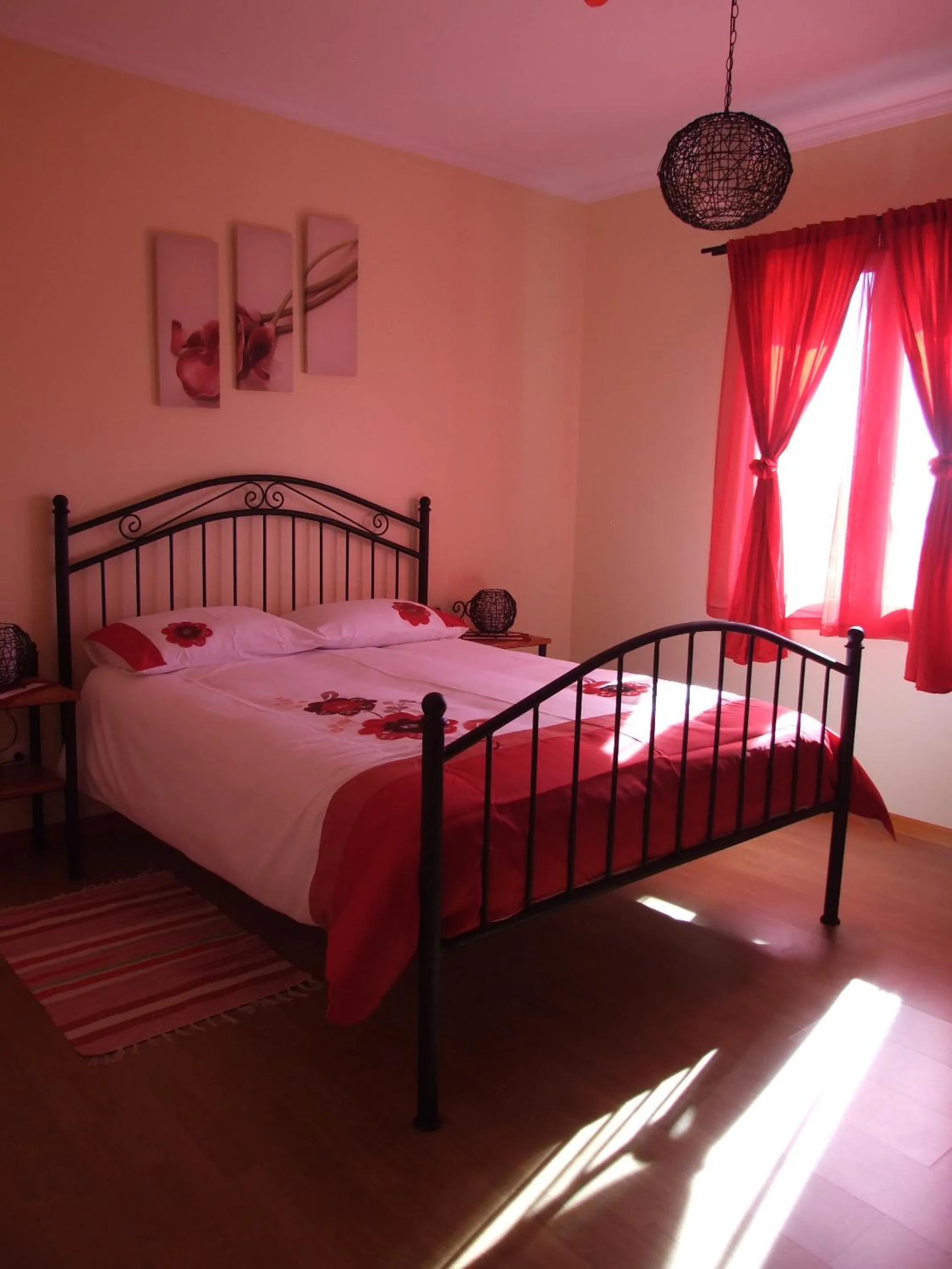 Bedroom, Bed in Paraiso das Flores