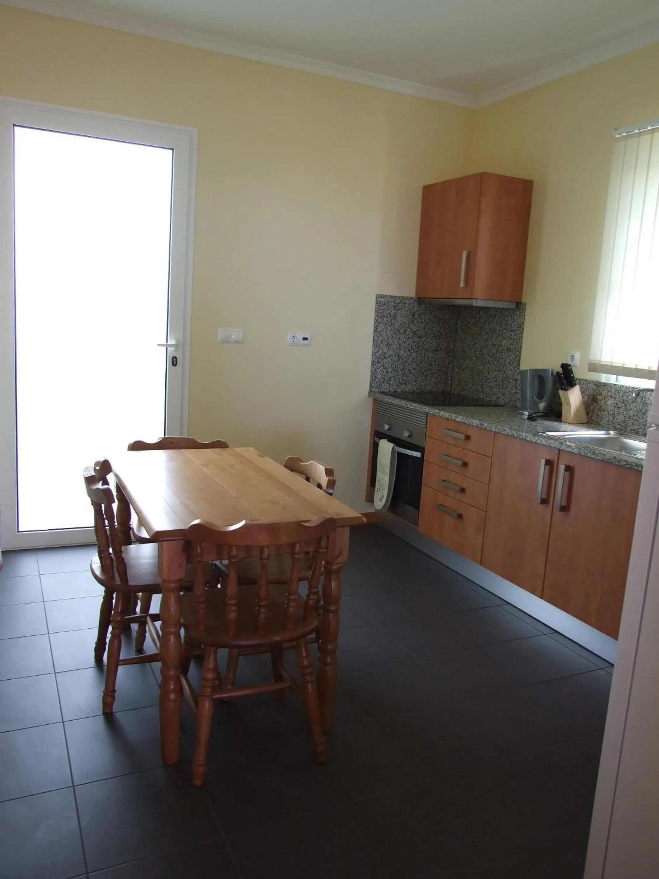 Kitchen or kitchenette in Paraiso das Flores