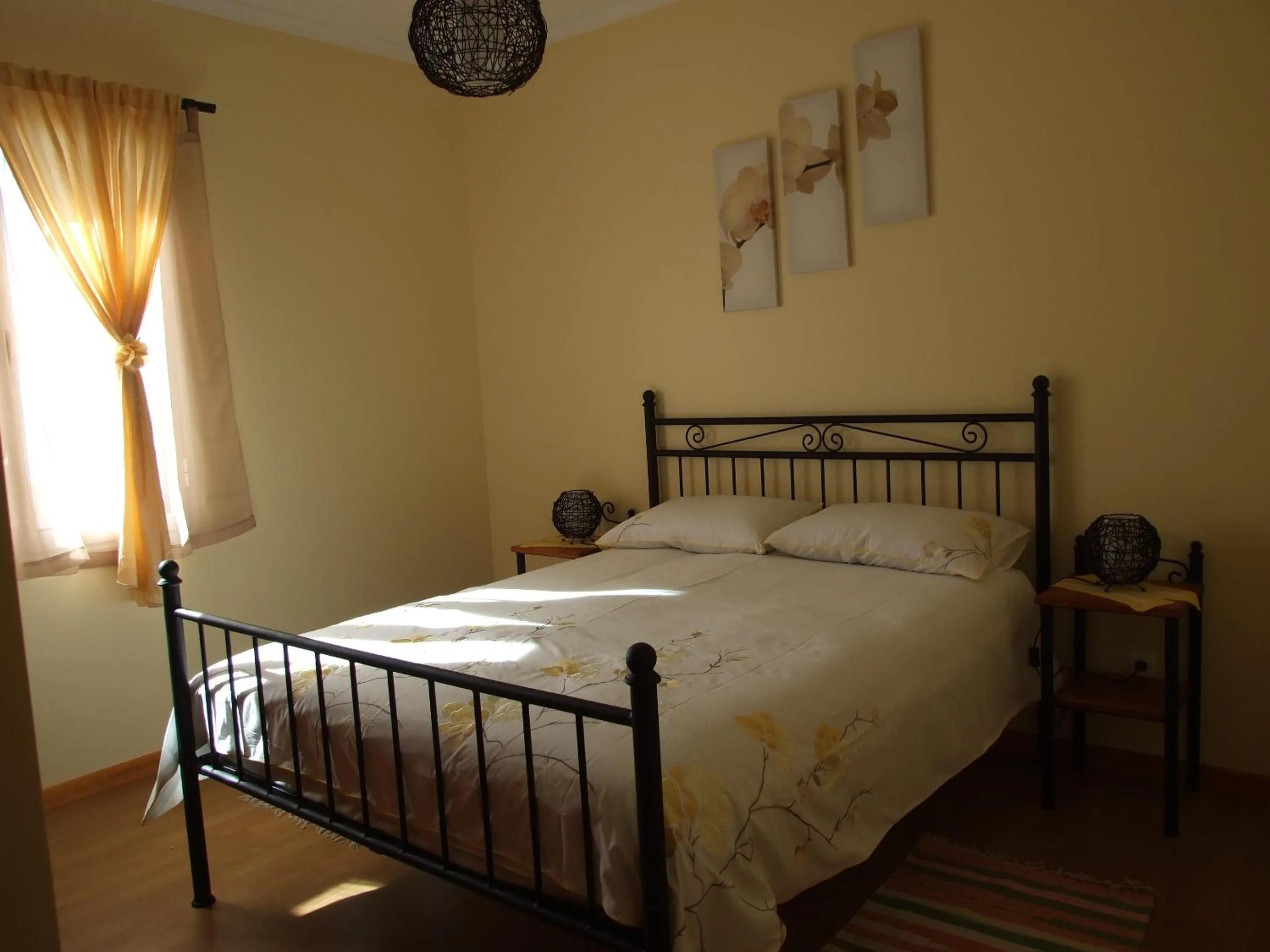 Bedroom, Bed in Paraiso das Flores