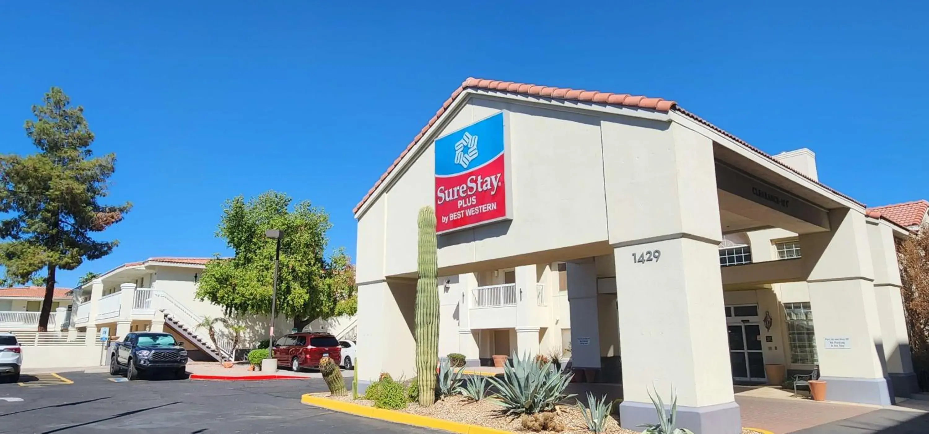 Property building in SureStay Plus Hotel by Best Western Tempe University Property building in SureStay Plus Hotel by Best Western Tempe University