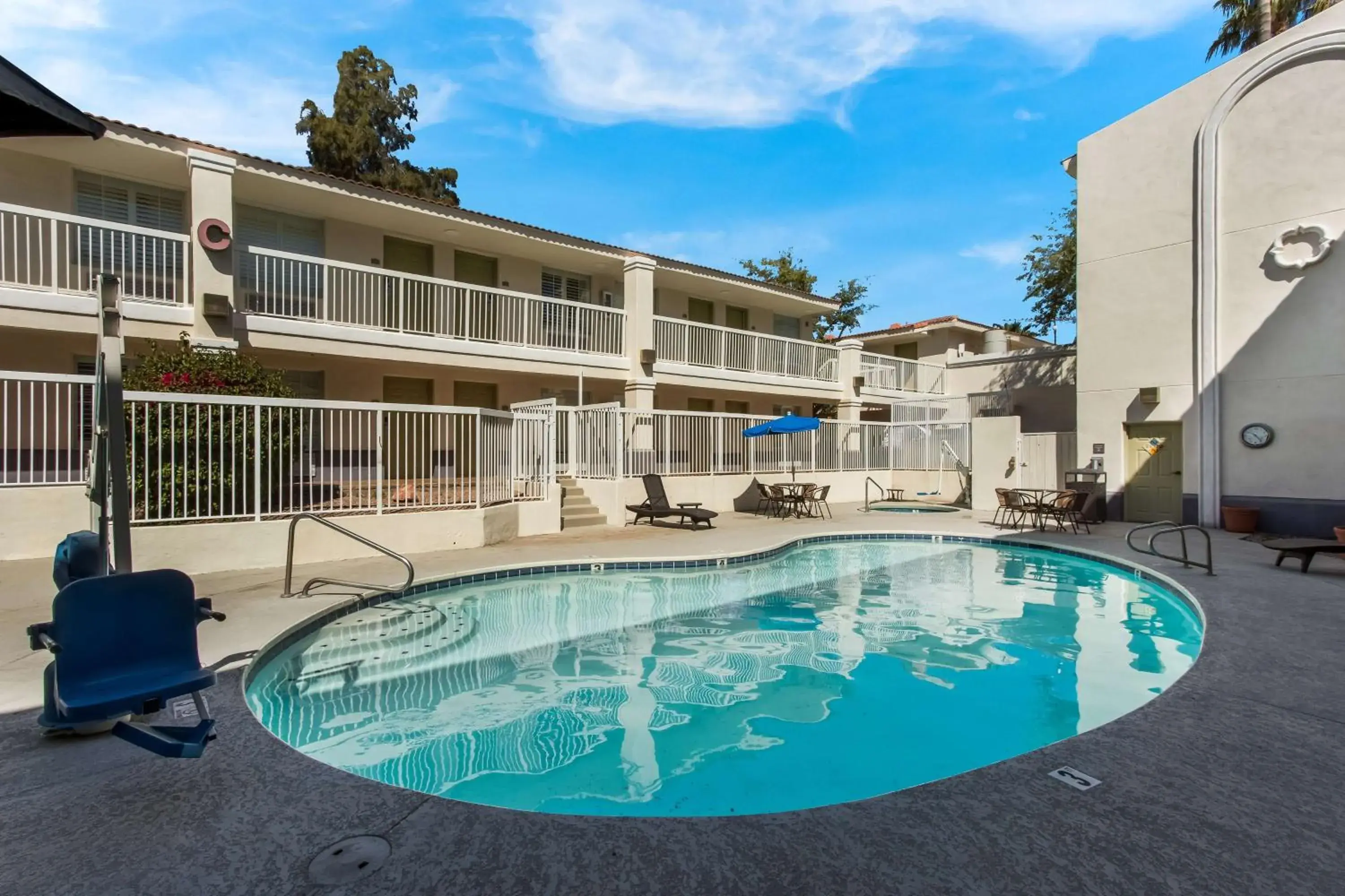 Pool view in SureStay Plus Hotel by Best Western Tempe University Pool view in SureStay Plus Hotel by Best Western Tempe University