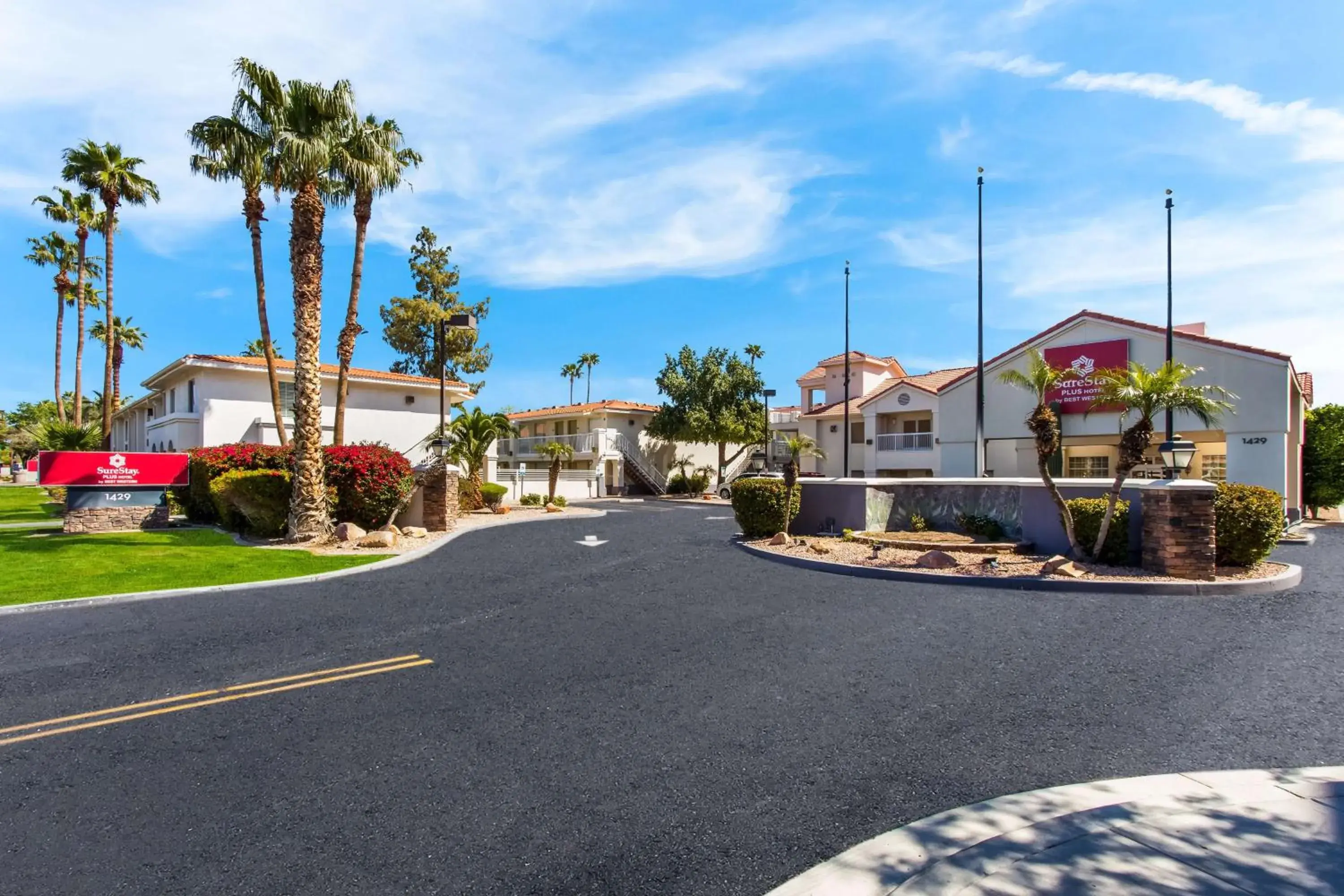 Property building in SureStay Plus Hotel by Best Western Tempe University Property building in SureStay Plus Hotel by Best Western Tempe University