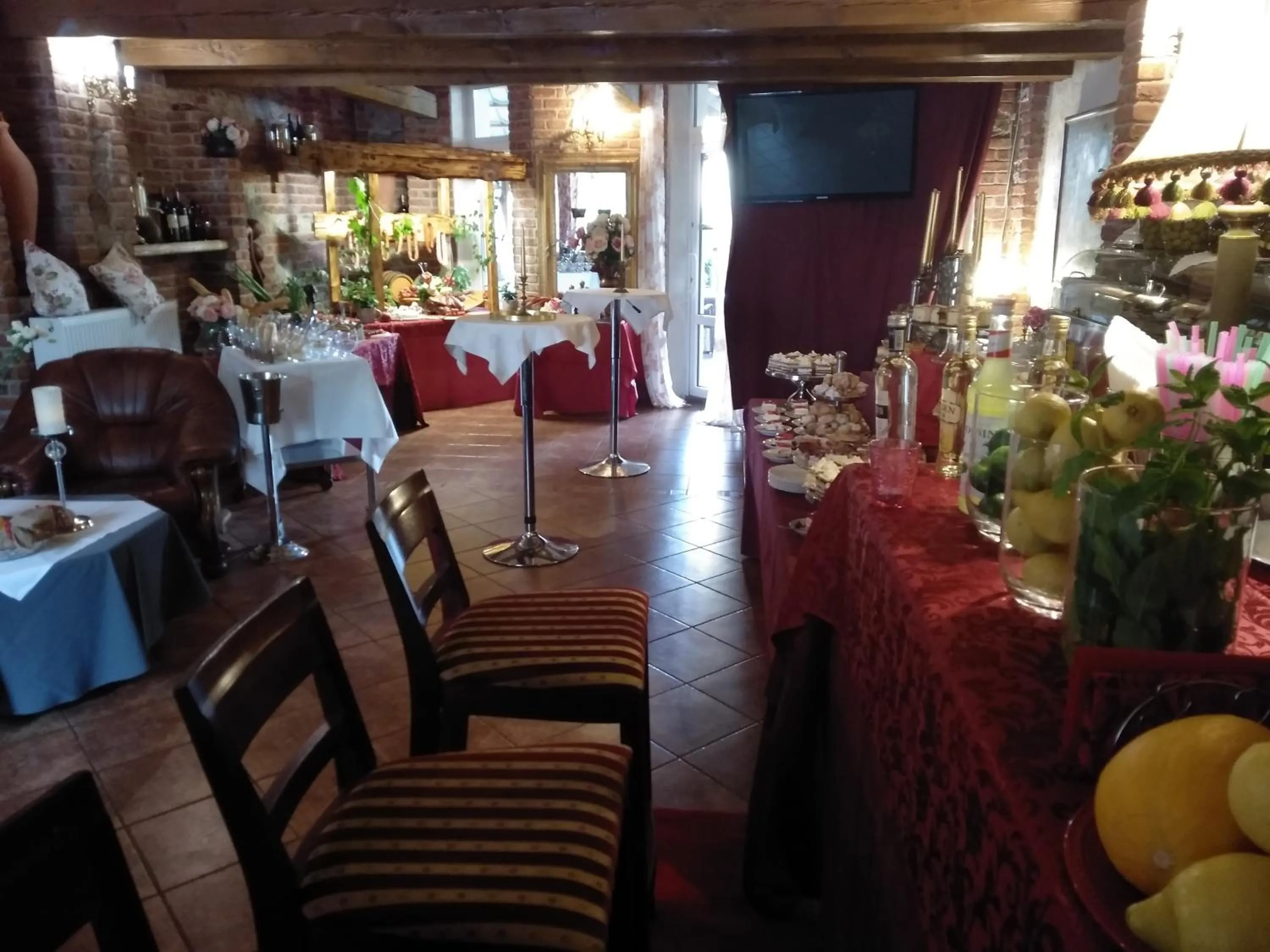 Restaurant/places to eat in Hotel Polak