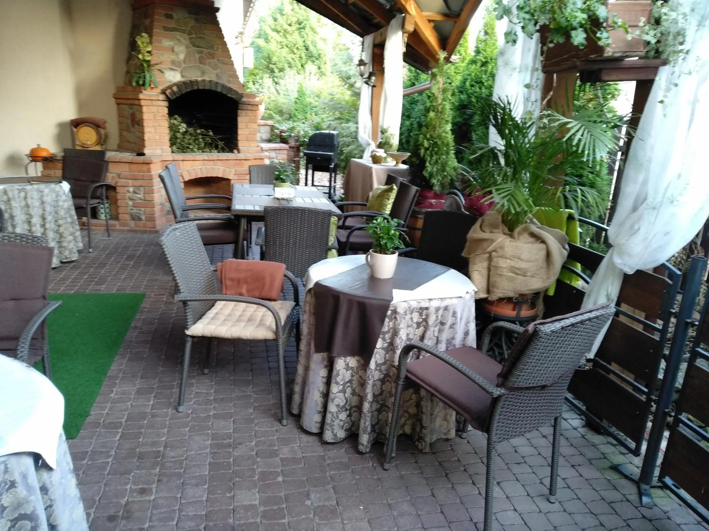 Restaurant/places to eat in Hotel Polak
