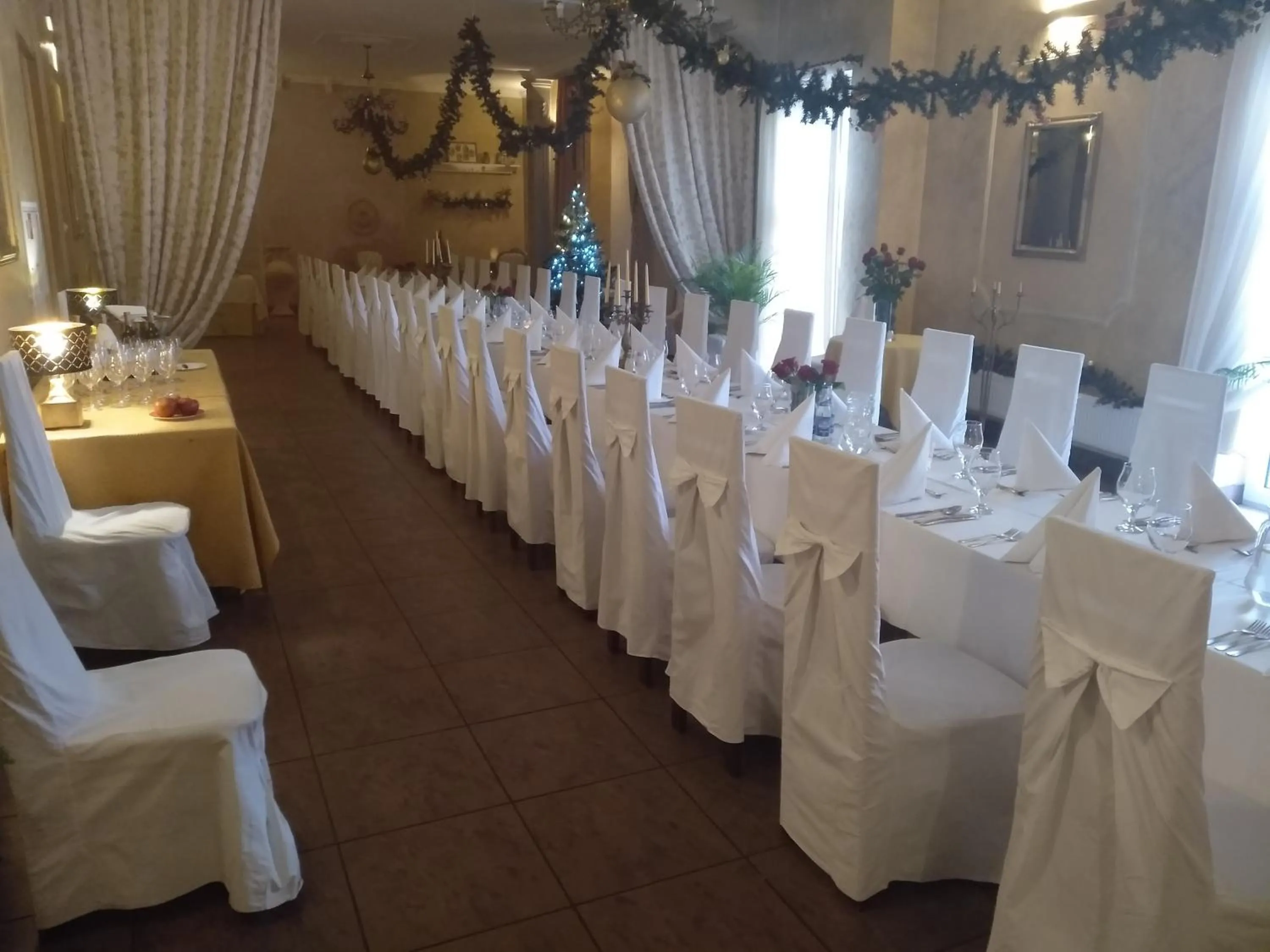 Restaurant/places to eat in Hotel Polak