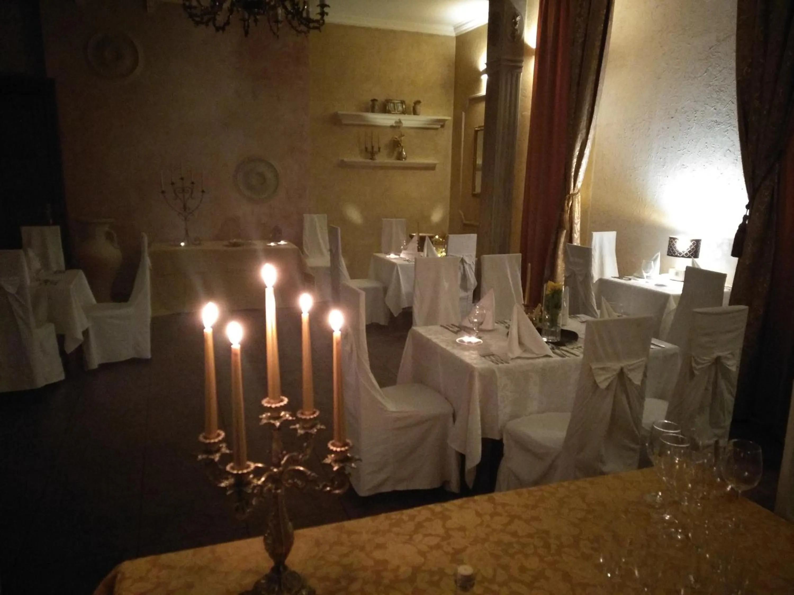 Restaurant/places to eat in Hotel Polak
